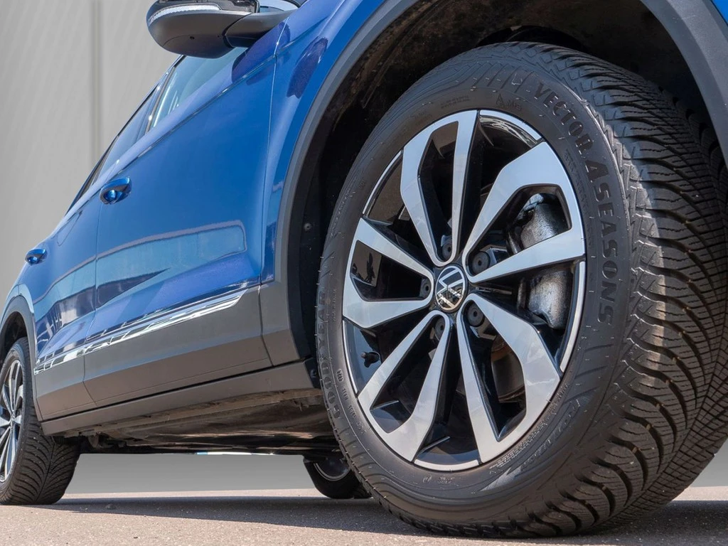 Volkswagen T-Roc 1.5 TSI DSG Style AHK, Pano, Navi