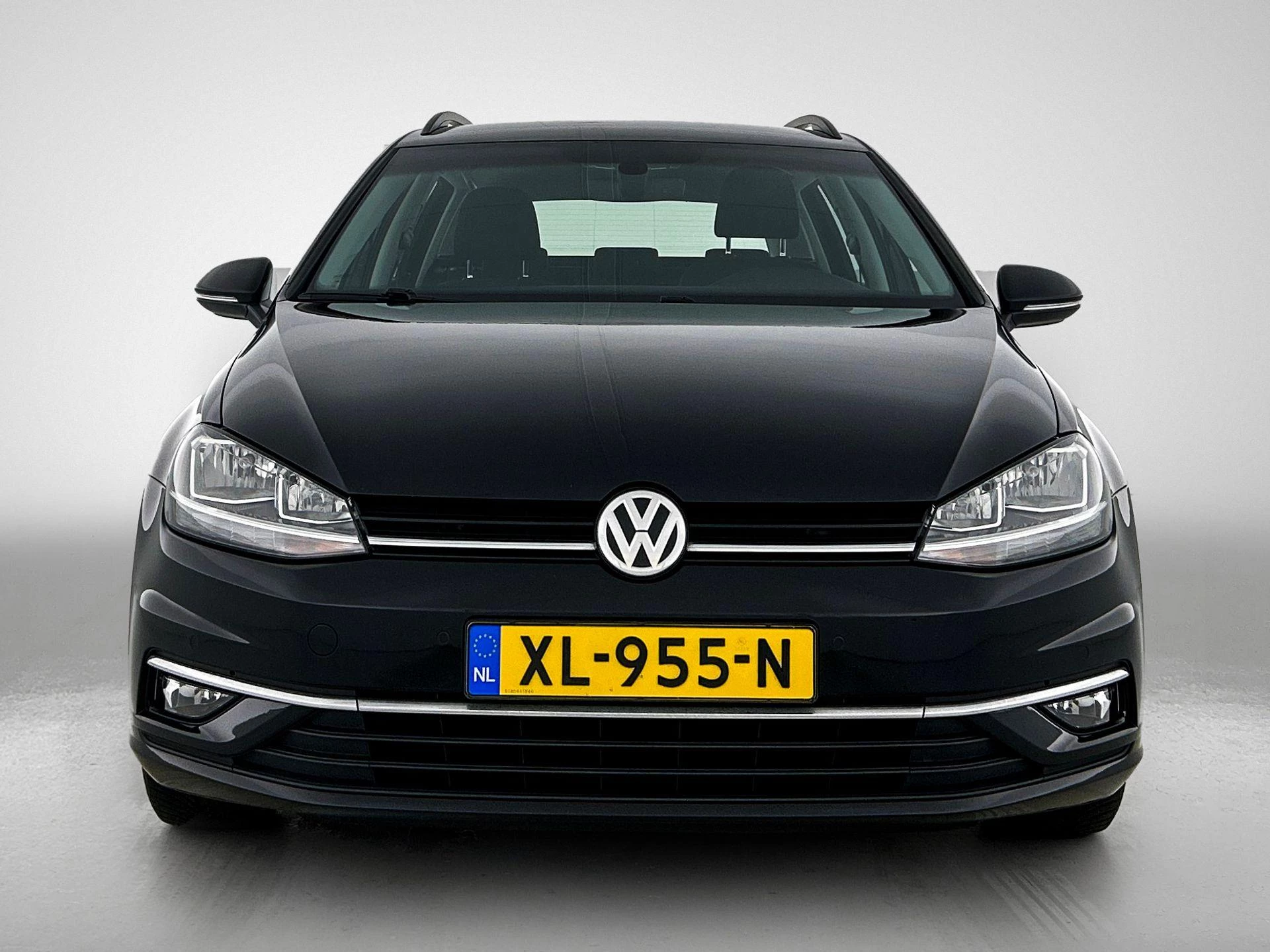 Volkswagen-Golf-image-4