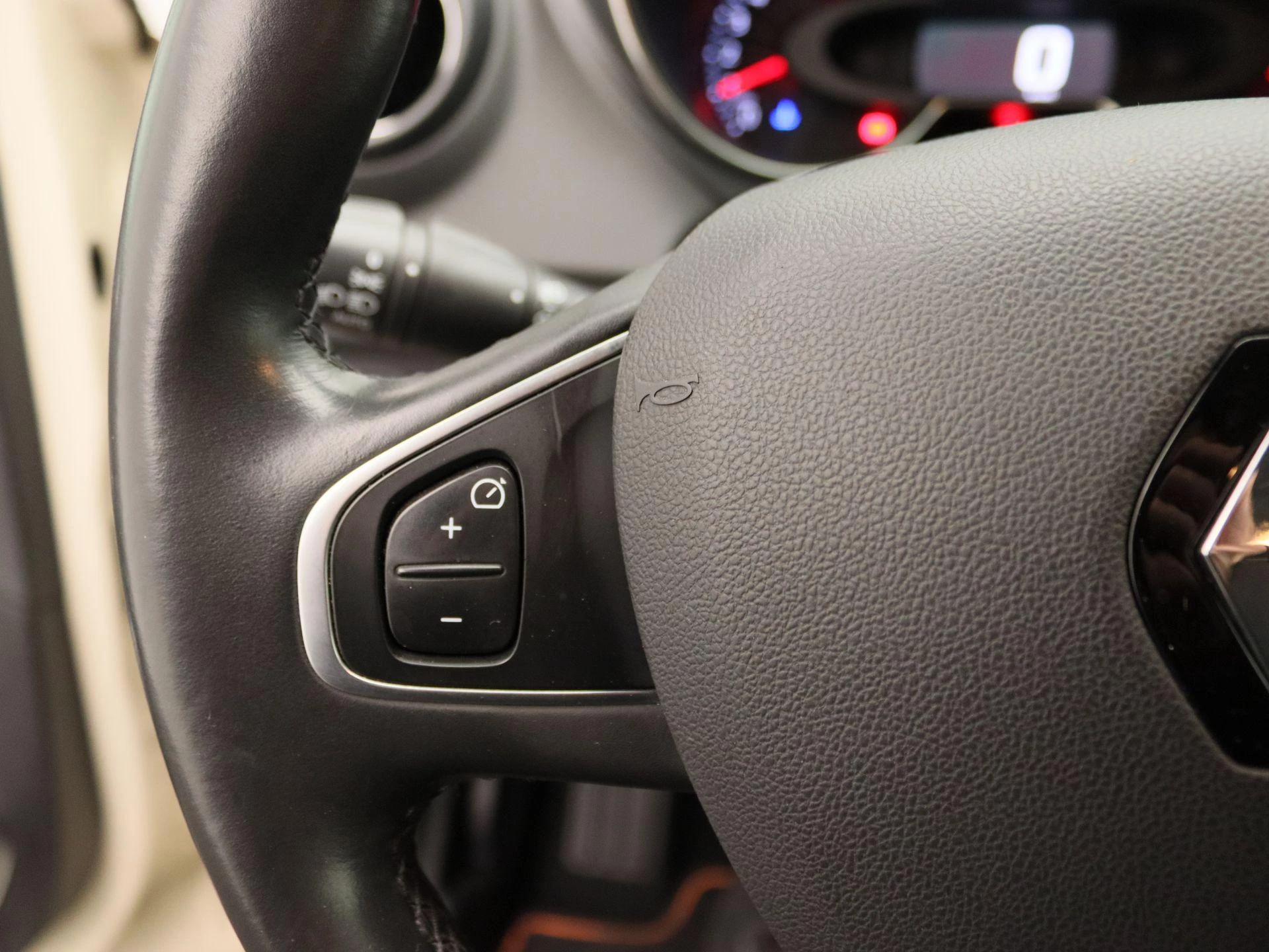 Renault-Captur-image-18