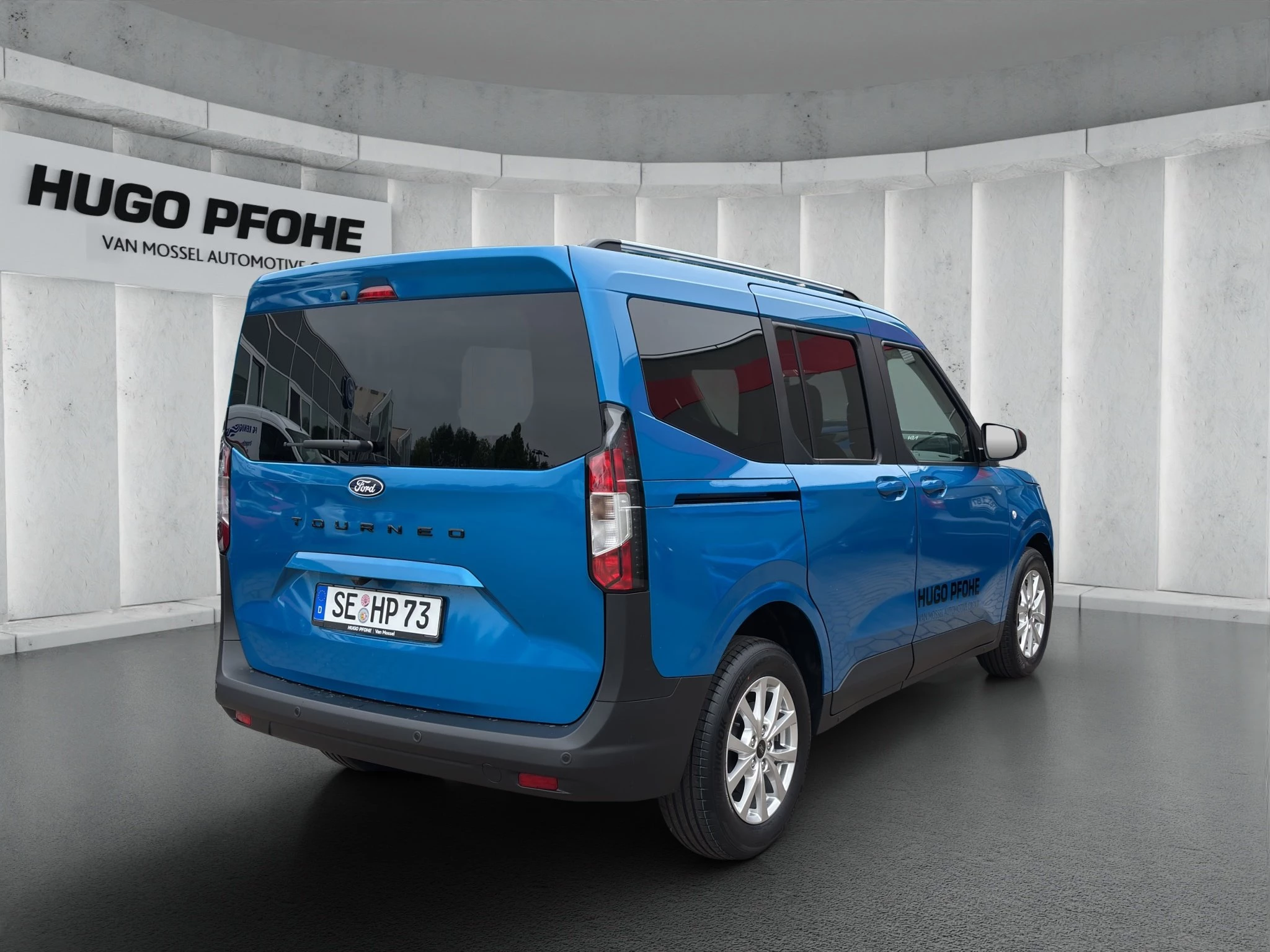 Ford Tourneo Courier Titanium 1.0 EcoBoost 92 kW Auto Kompaktvan. 5-türig