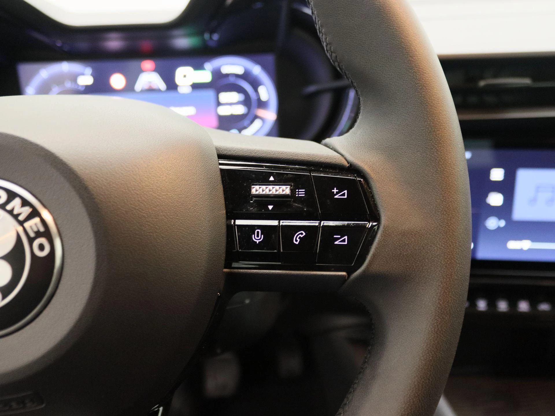 Alfa Romeo-Junior-image-16