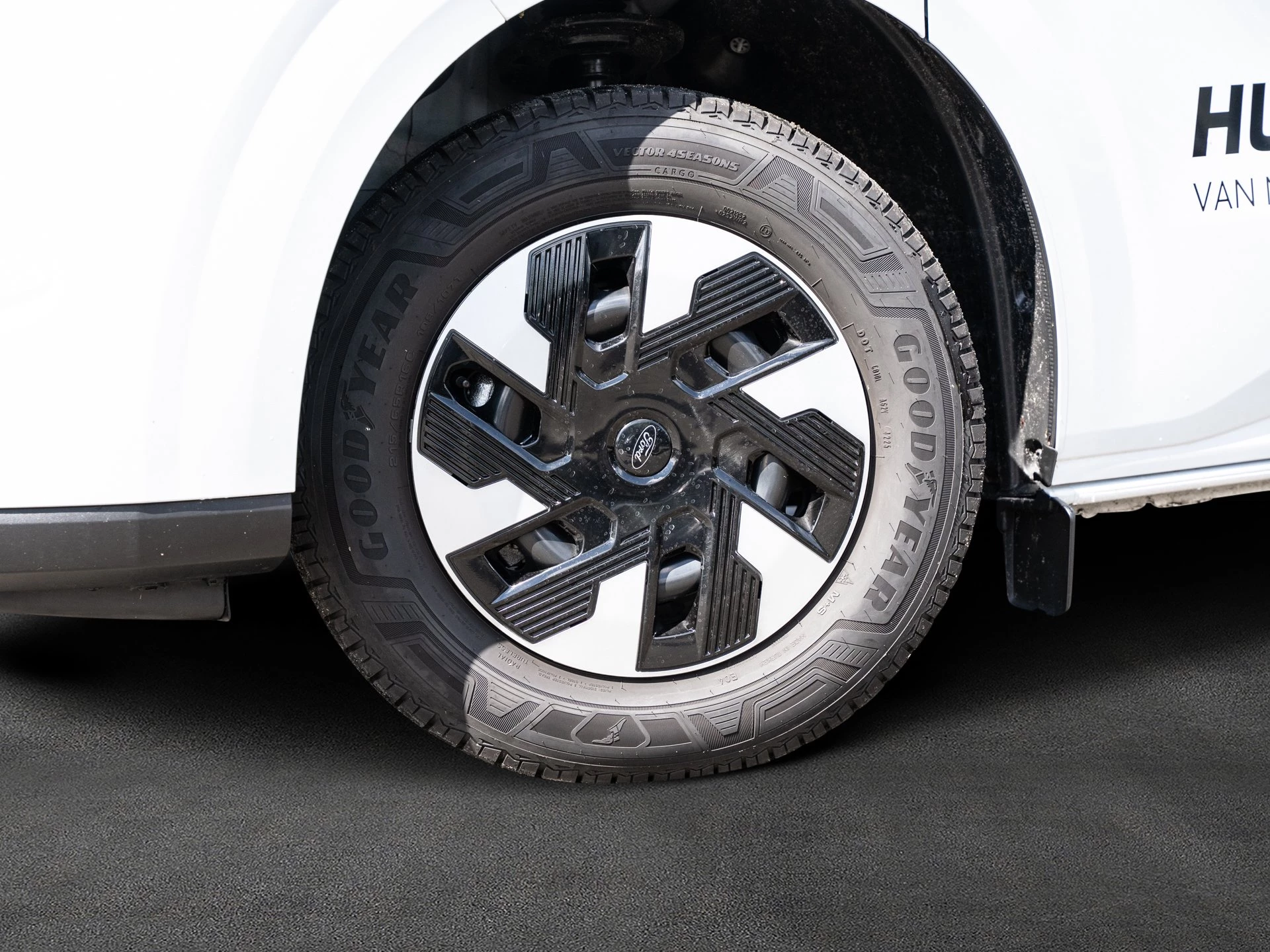 Ford-Transit Custom-image-3