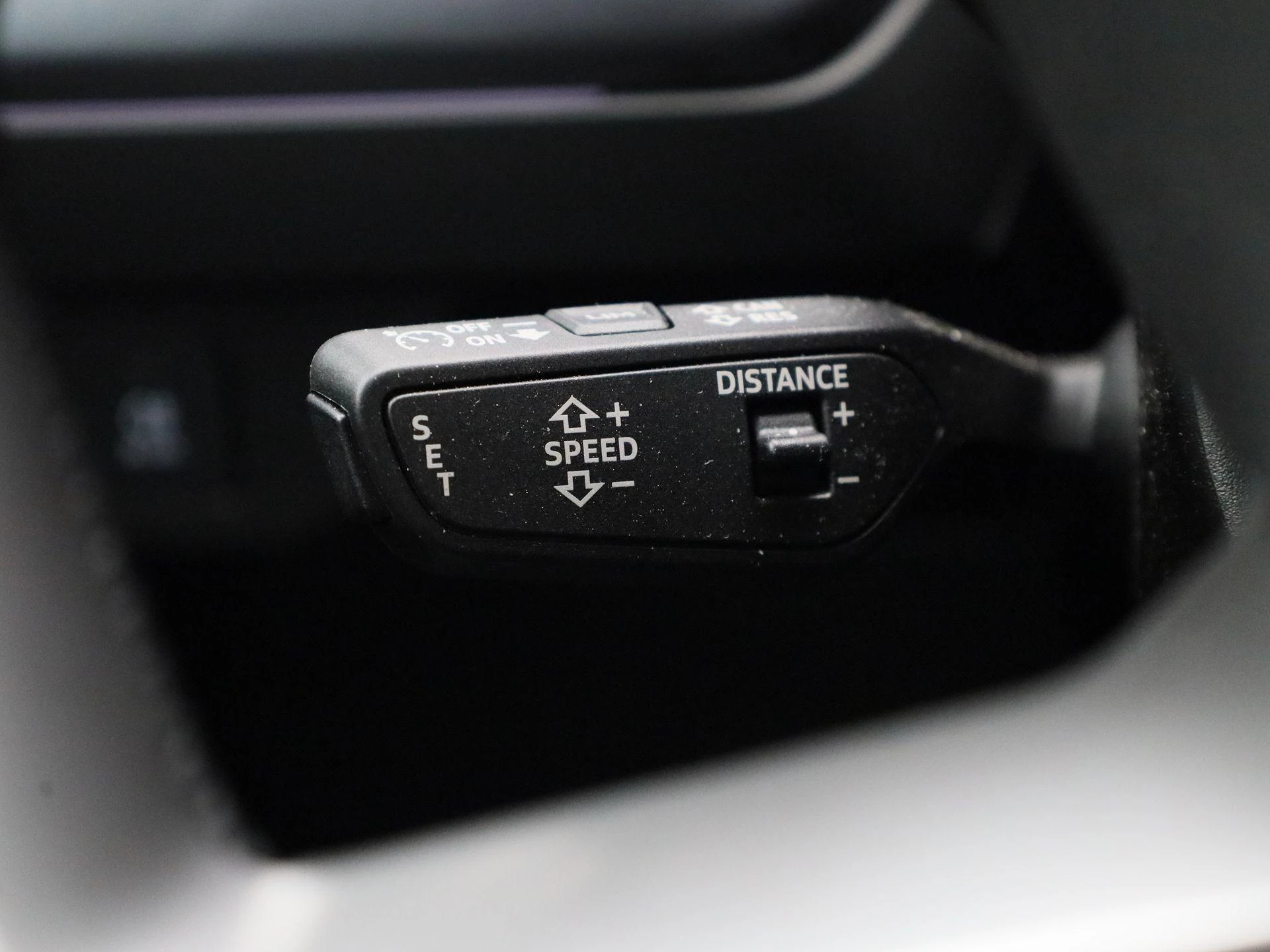 Audi-Q4 e-tron-image-19