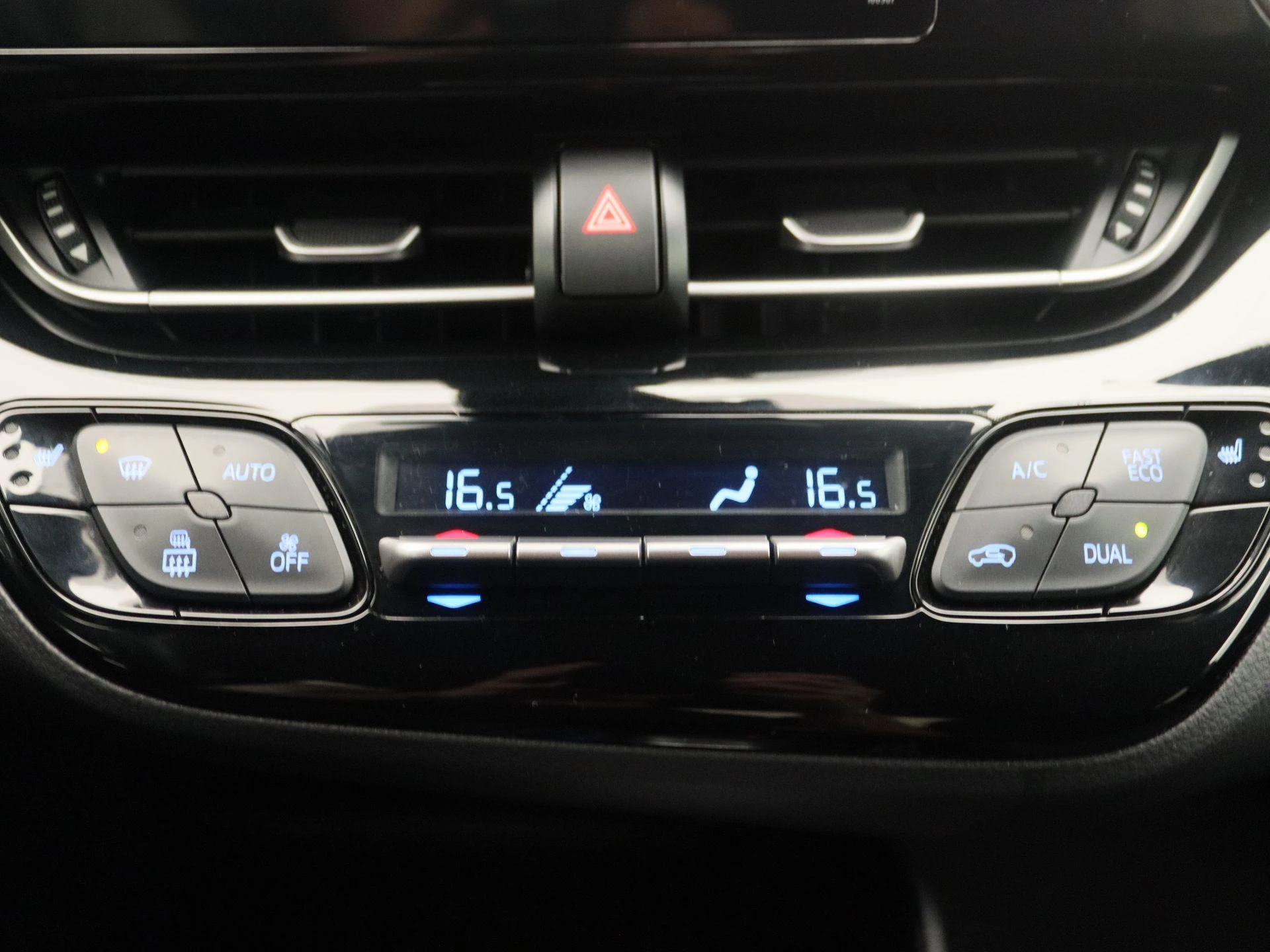Toyota-C-HR-image-9