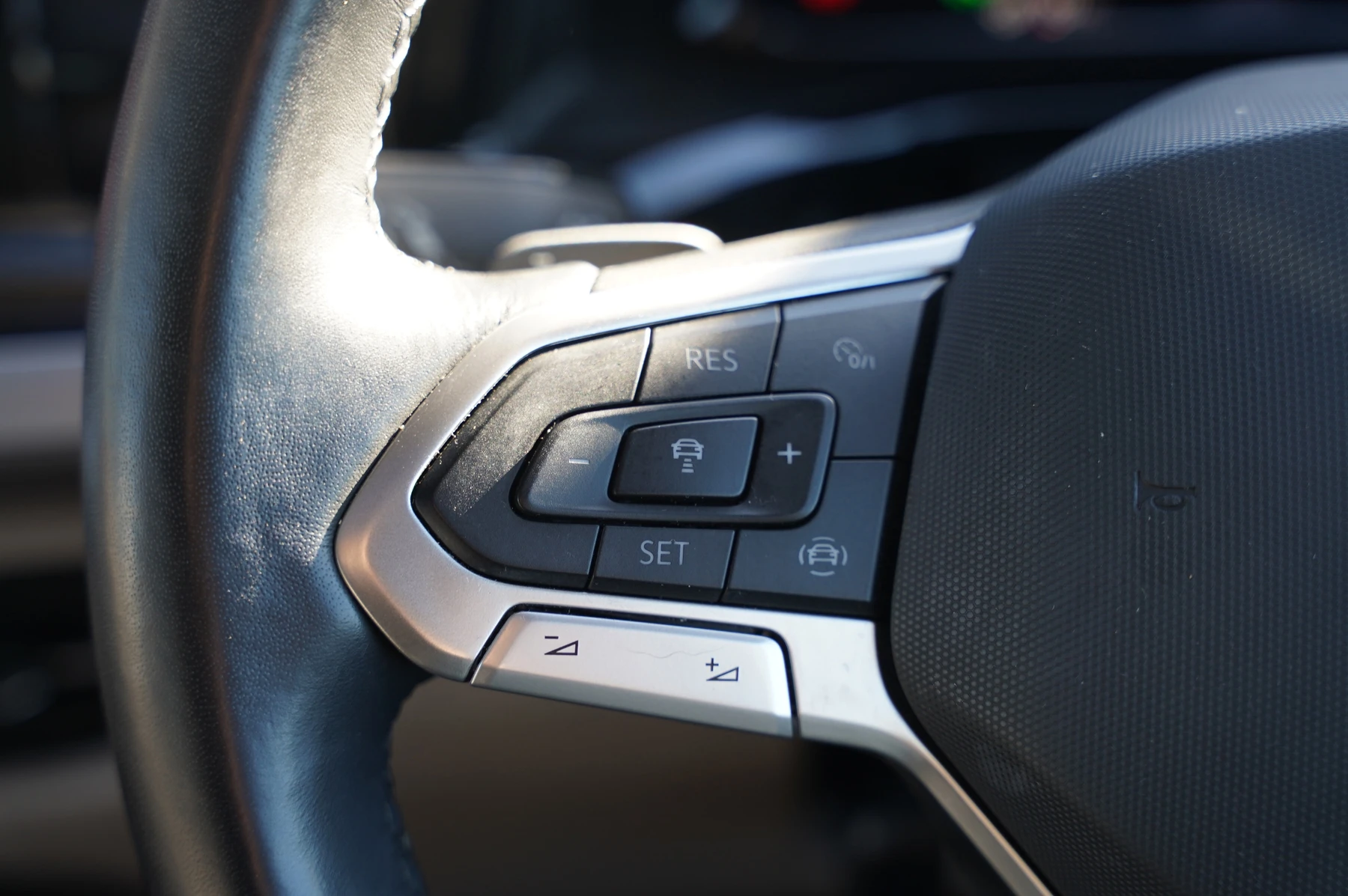 Volkswagen-Multivan-image-15