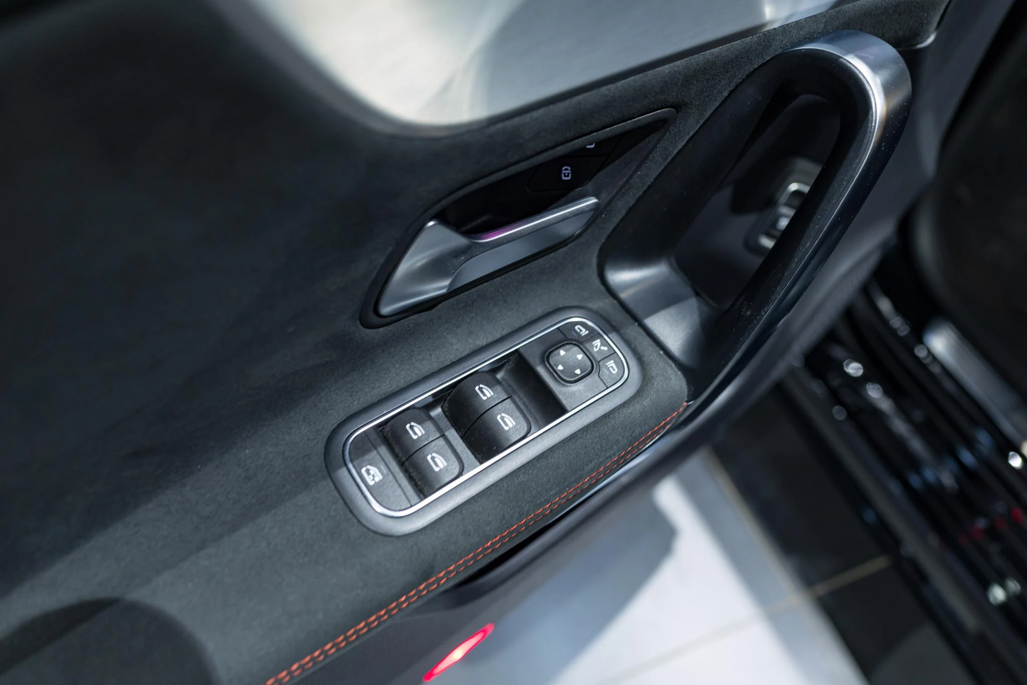 Mercedes-Benz-CLA-image-23