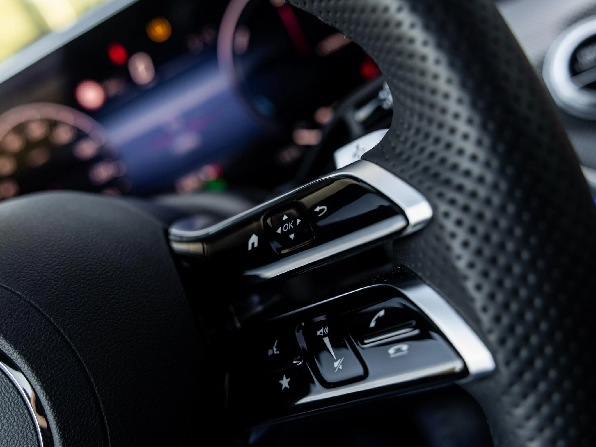 Mercedes-Benz-GLC-image-29