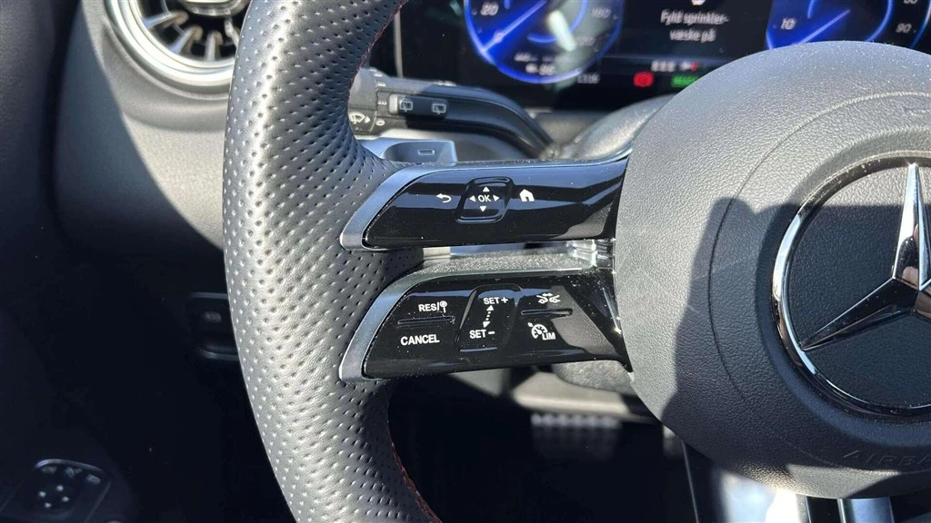 Mercedes-Benz-EQB-image-8