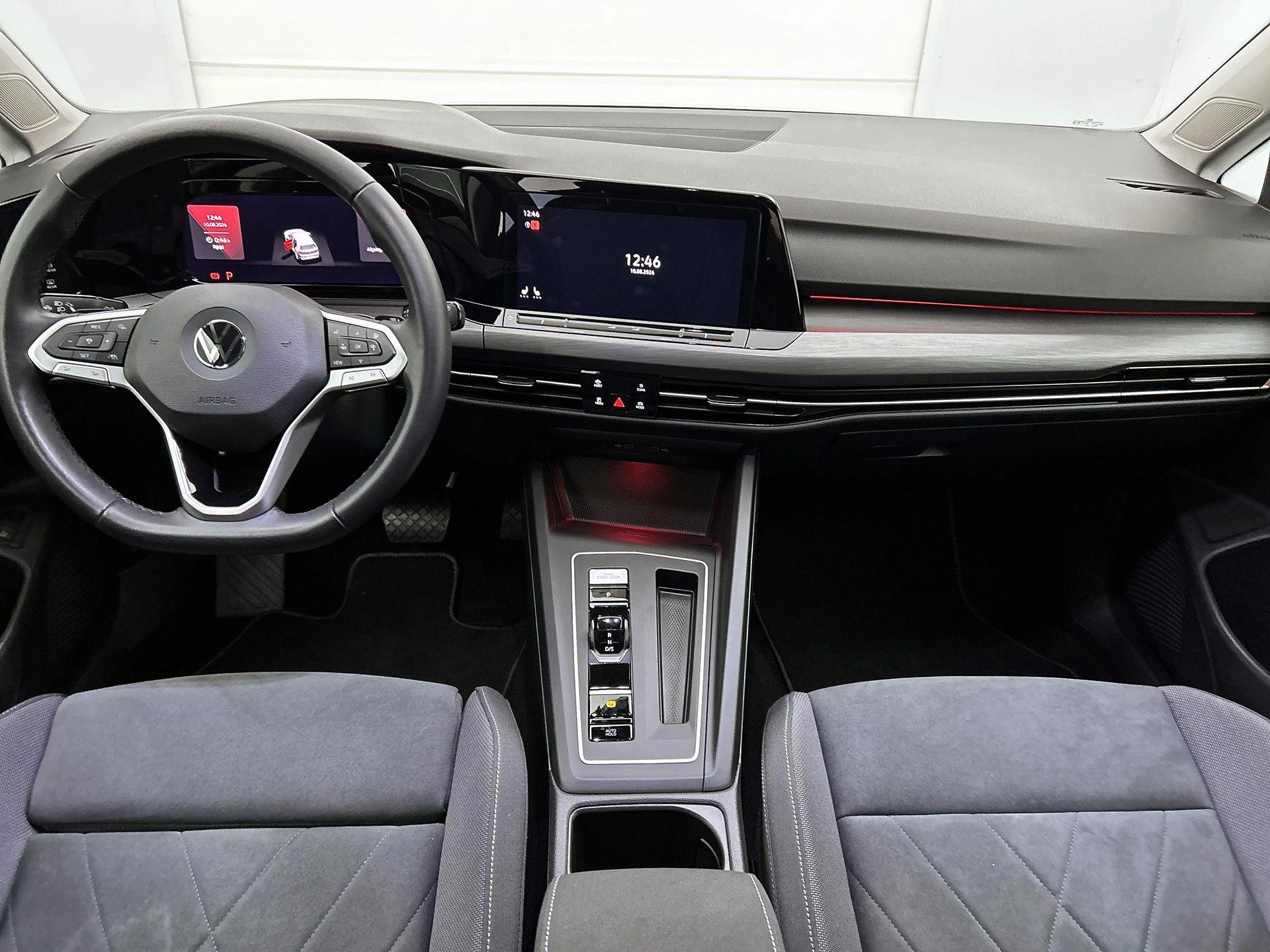 Volkswagen-Golf-image-18