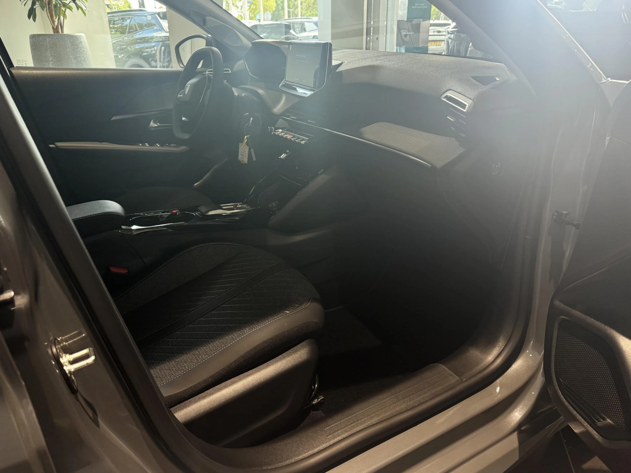 Peugeot 208 1.2 Hybrid 110 e-DCS6 Allure