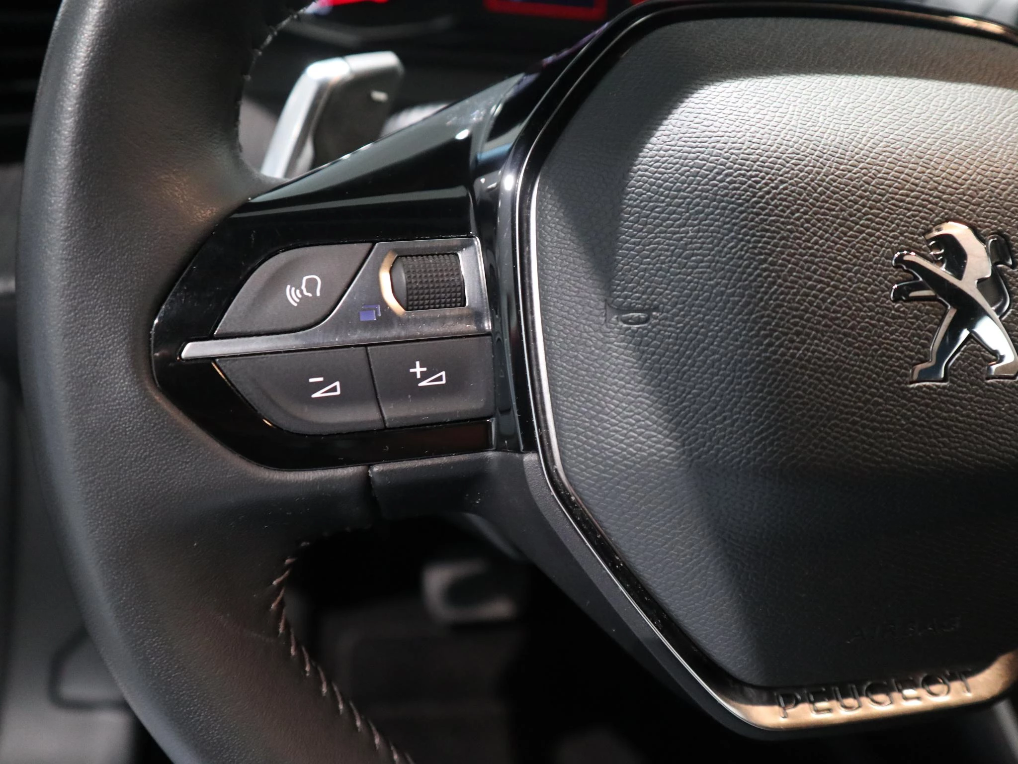 Peugeot-2008-image-12