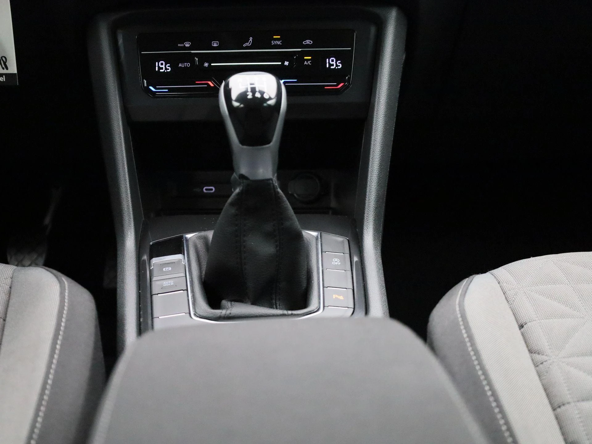 Volkswagen-Tiguan-image-11