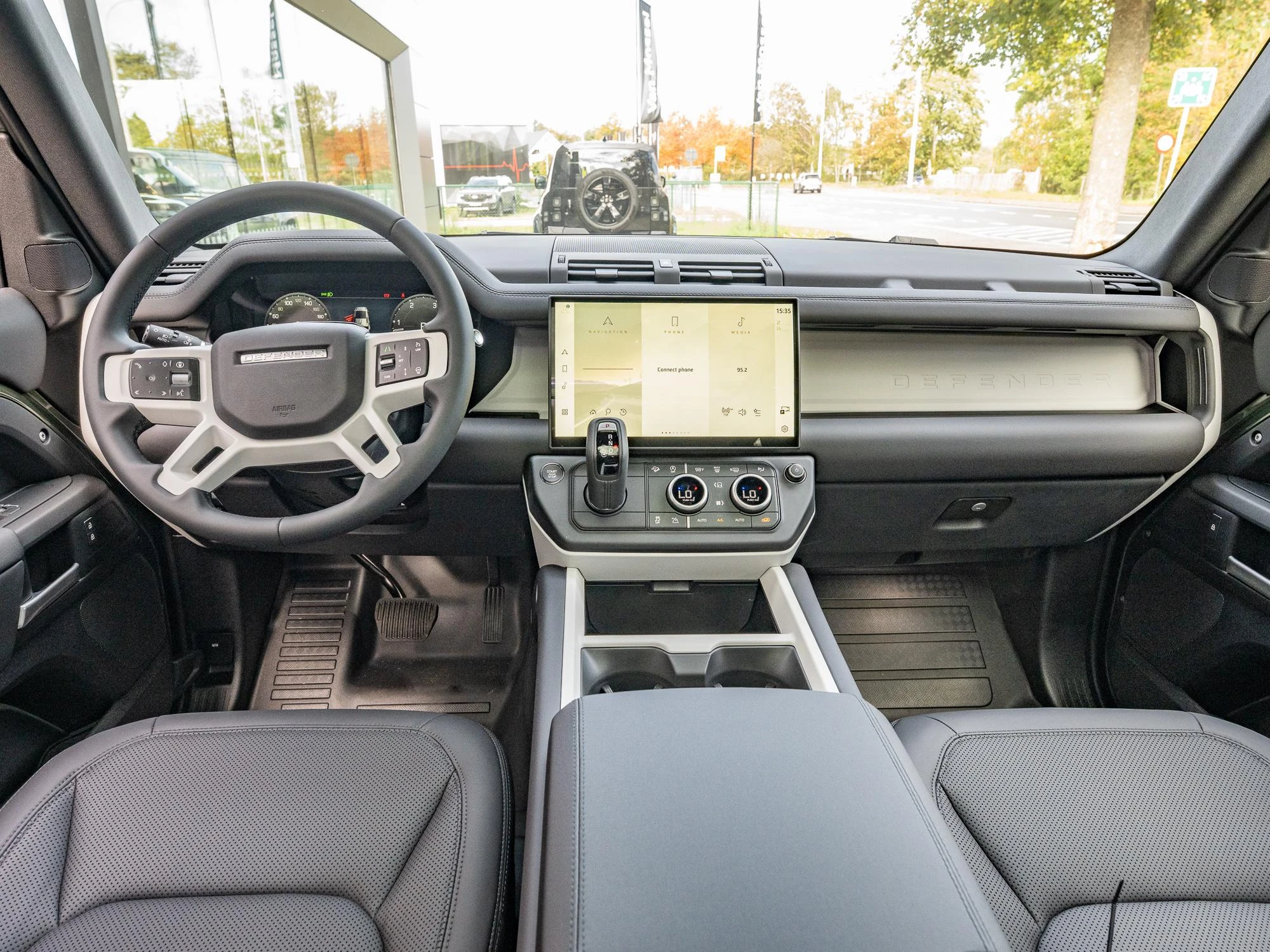 Land Rover-Defender-image-8