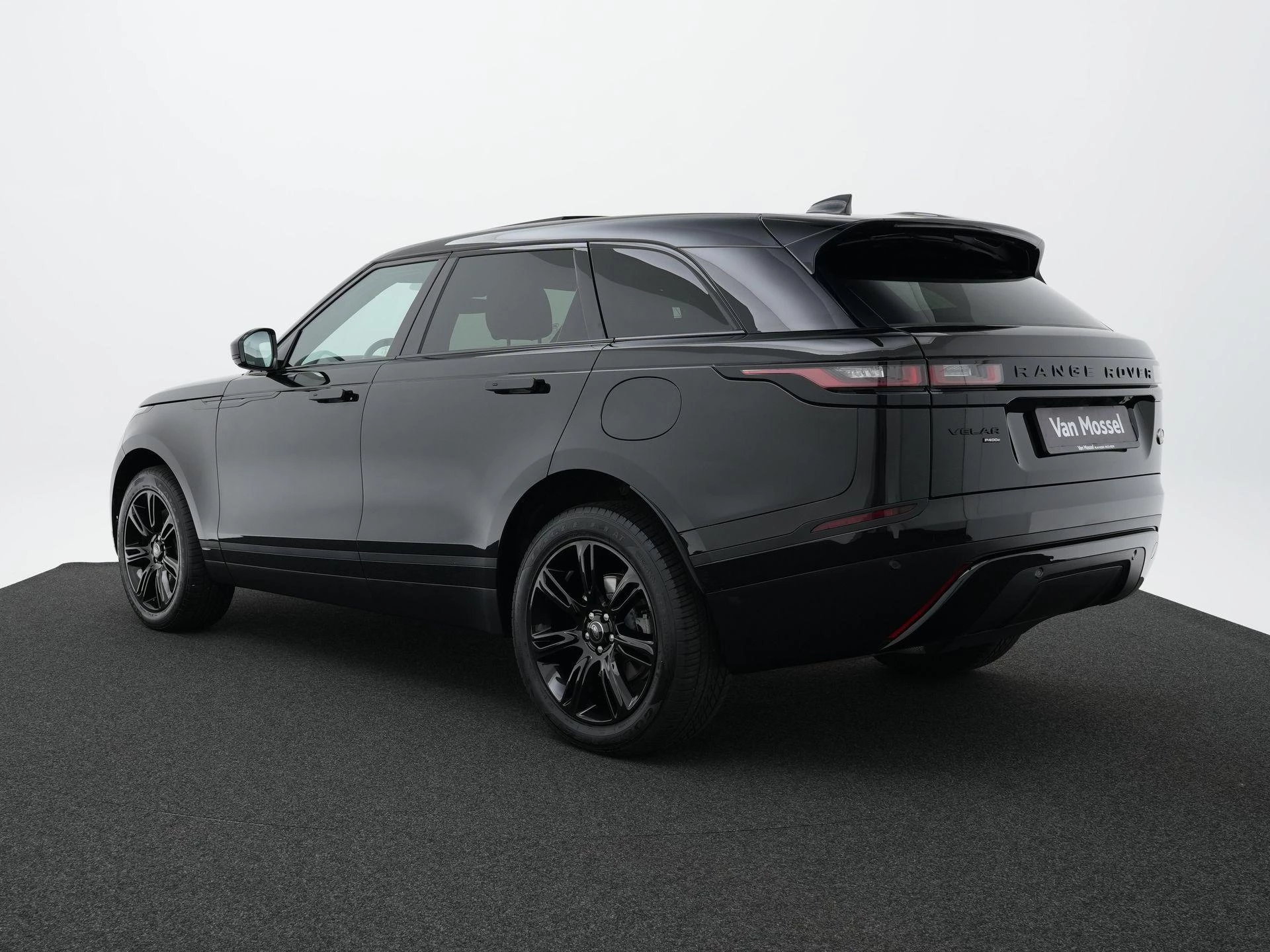 Land Rover-Range Rover Velar-image-2