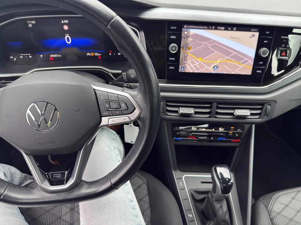 Volkswagen-Polo-image-14