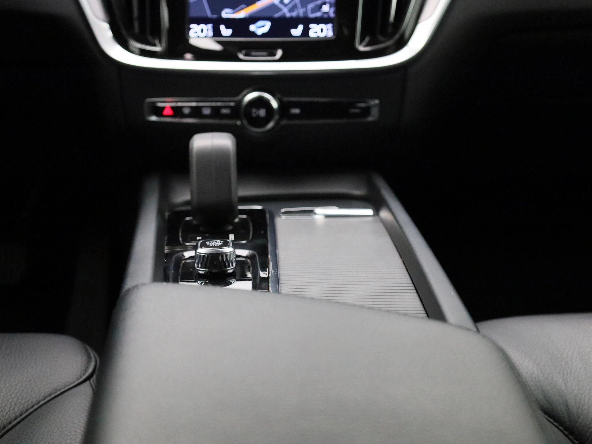 Volvo V60 B3 Geartronic Momentum Pro Camera | Cruise | PDC