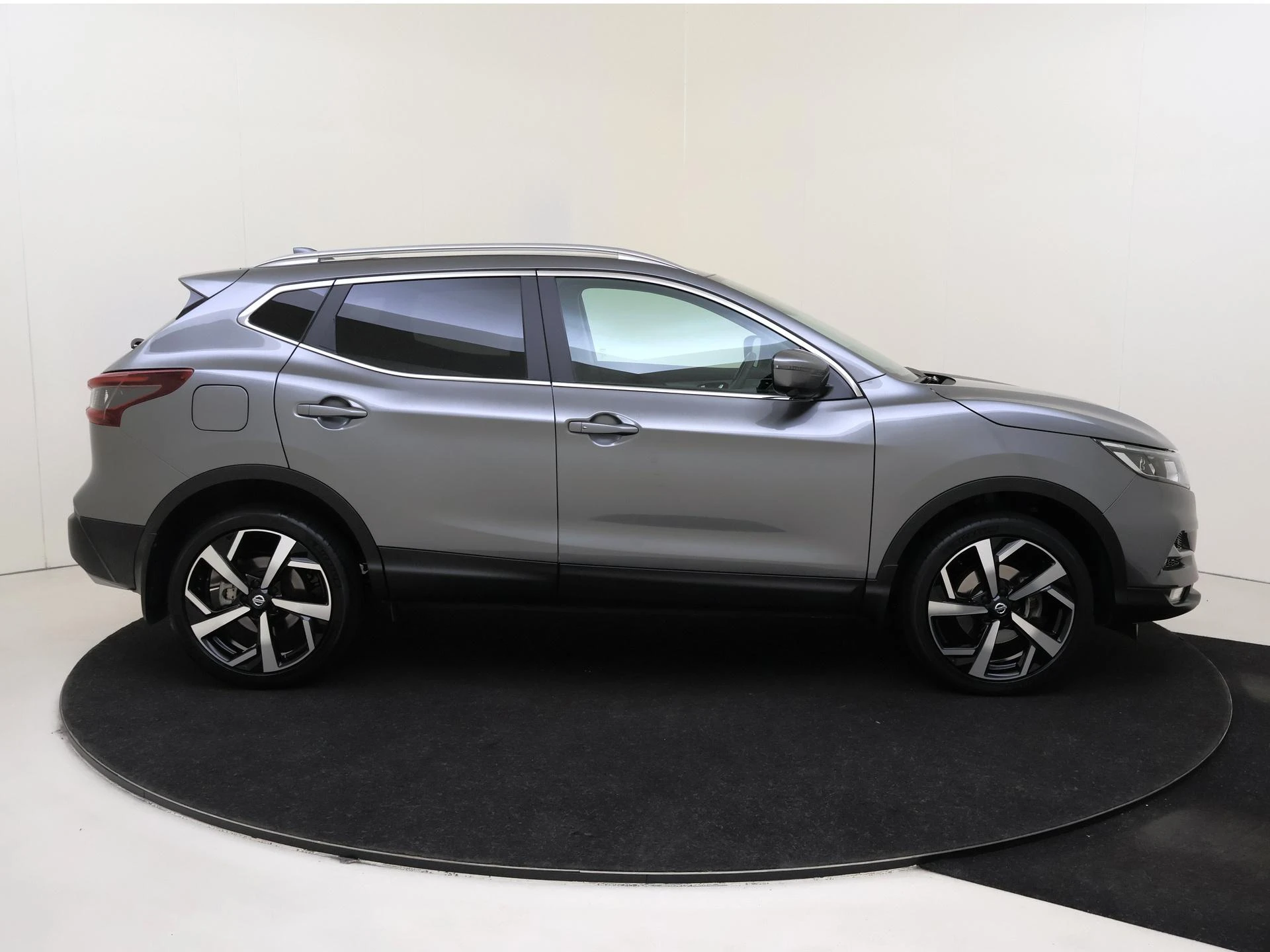 Nissan-QASHQAI-image-8