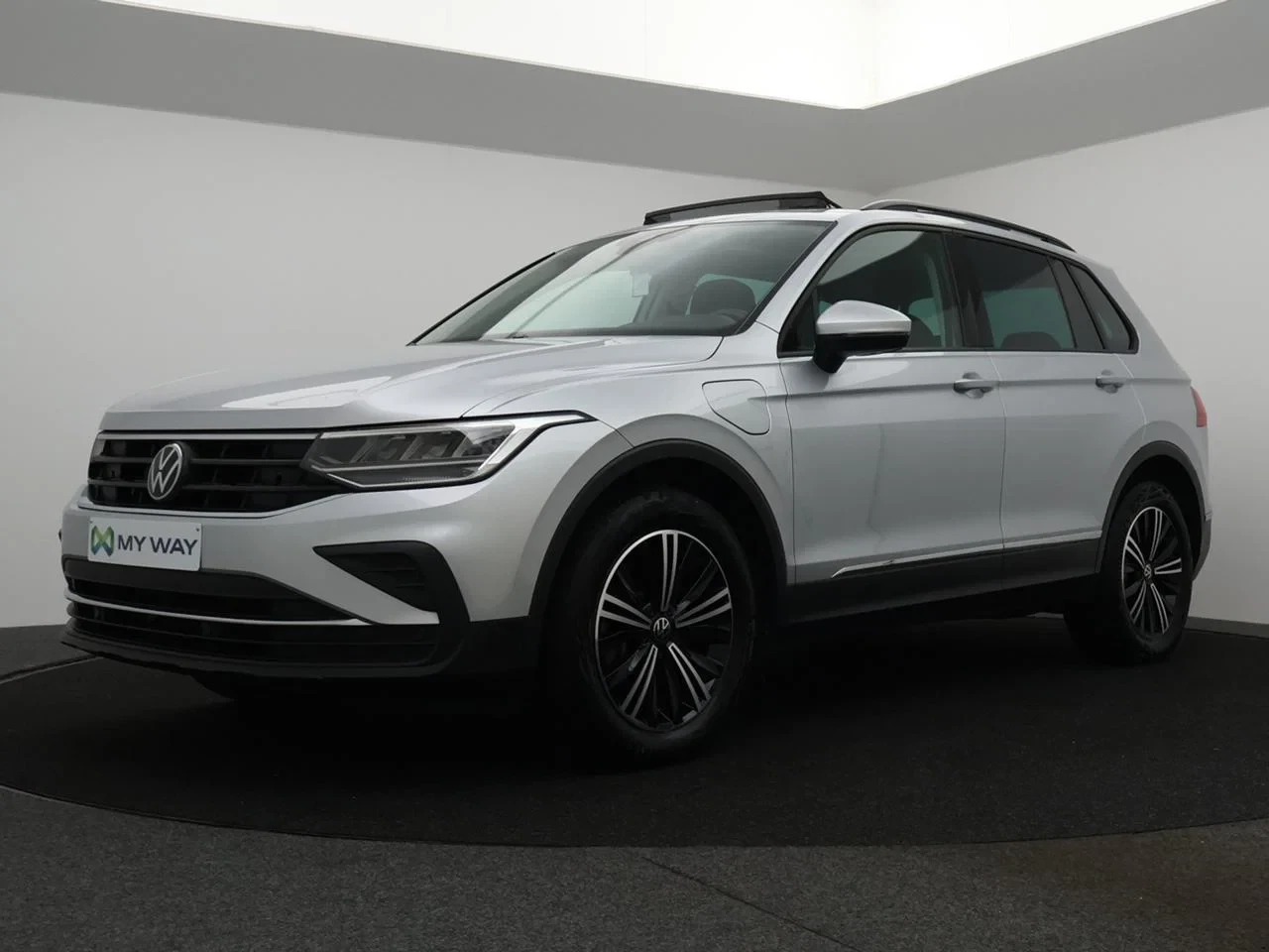 Volkswagen-Tiguan-image-0