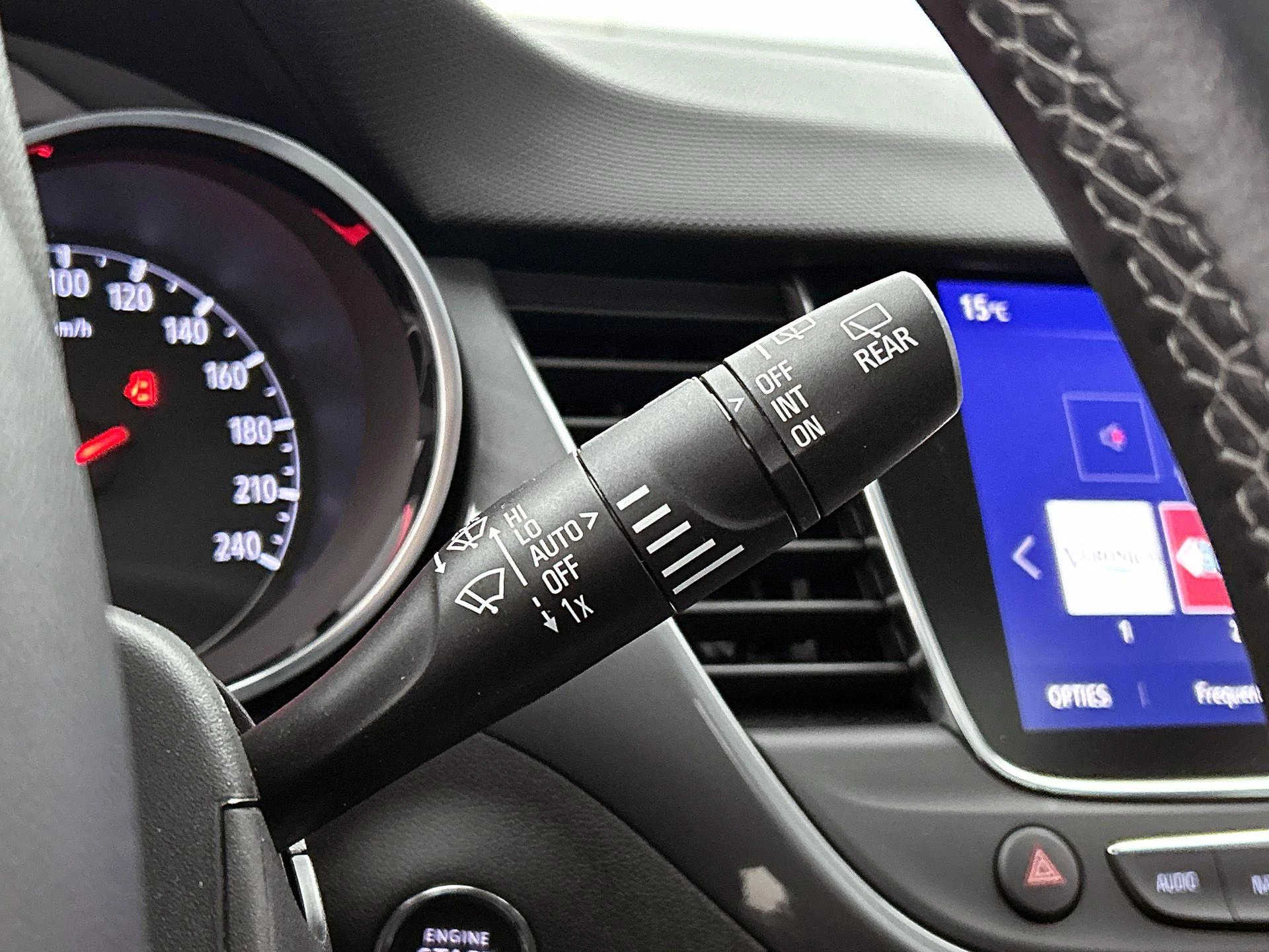 Opel-Crossland-image-8
