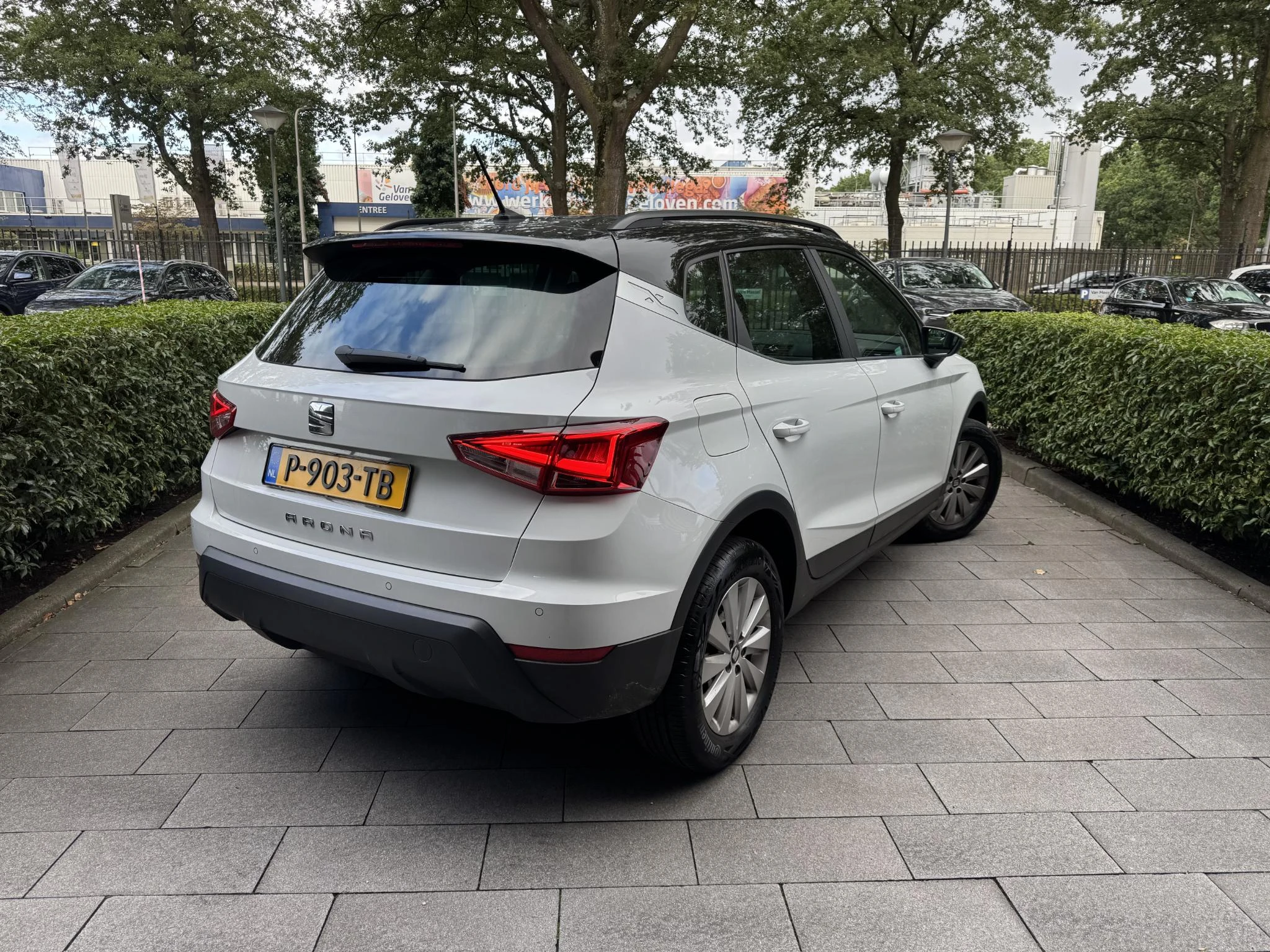 SEAT-Arona-image-2