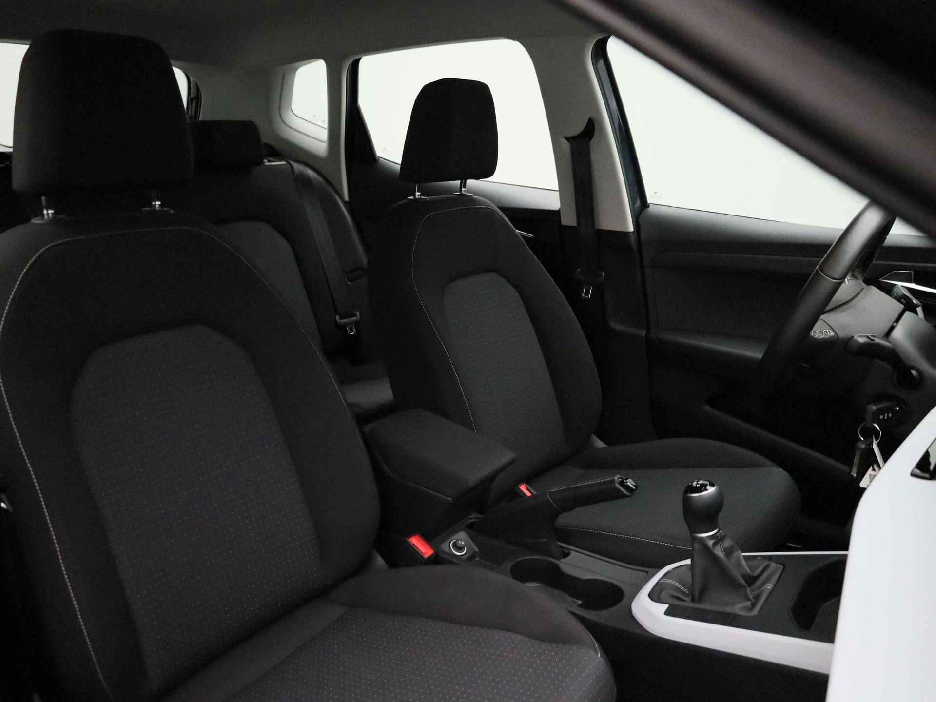 SEAT-Arona-image-28