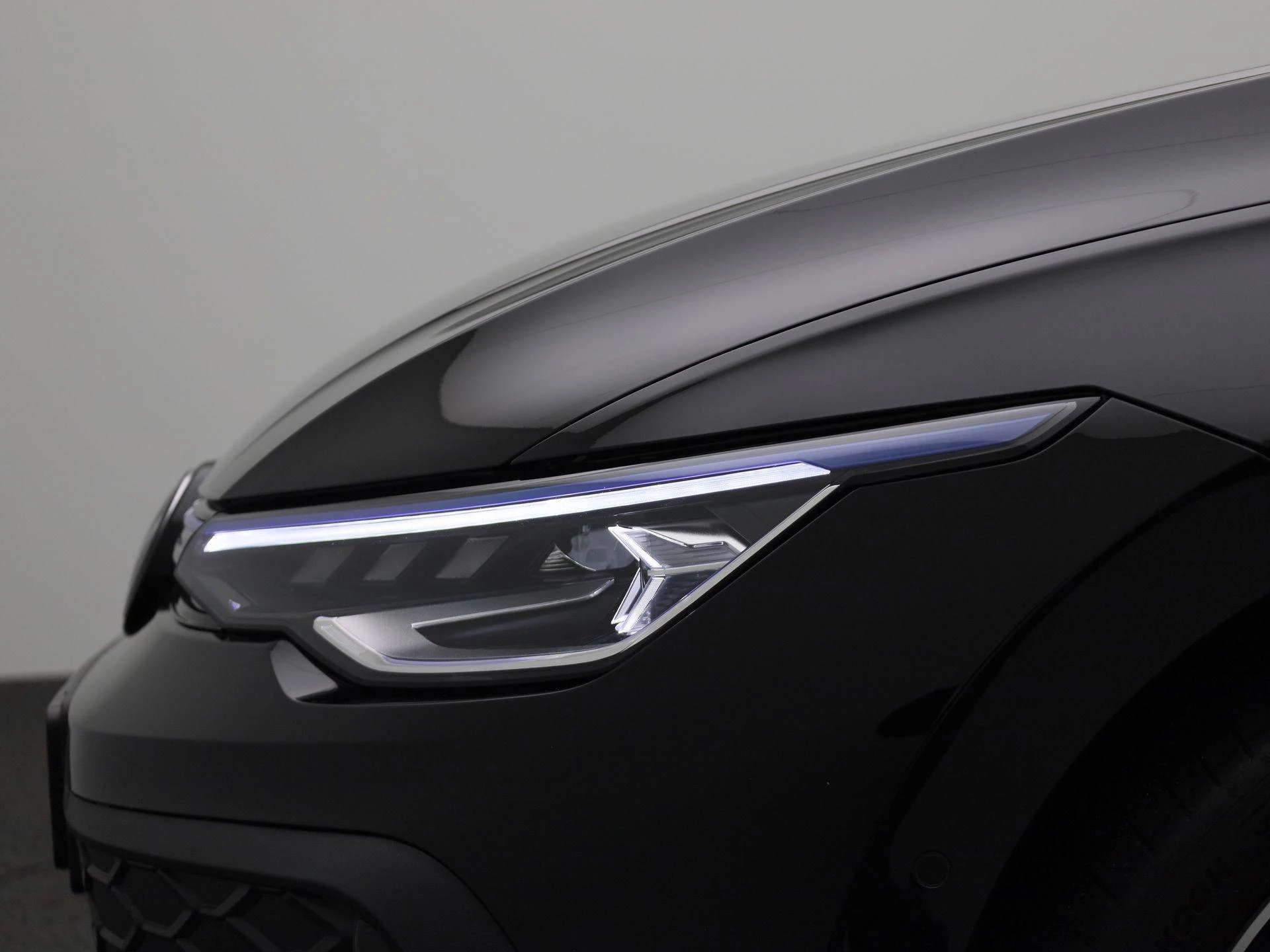 Volkswagen-Golf-image-14