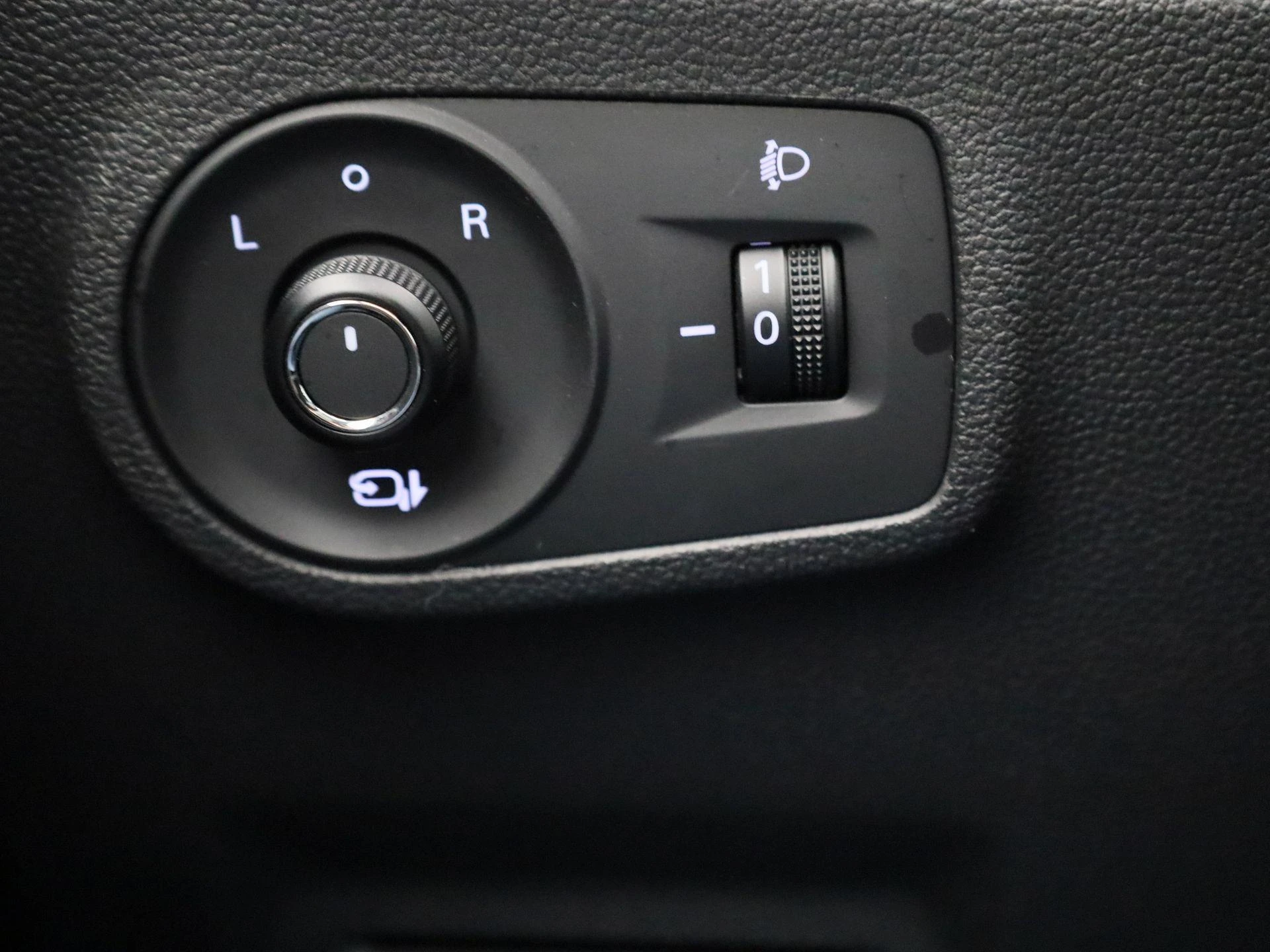 MG-ZS EV-image-19