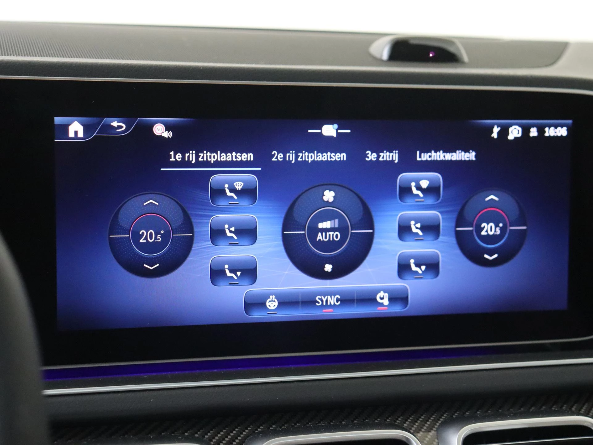 Mercedes-Benz-GLS-image-18