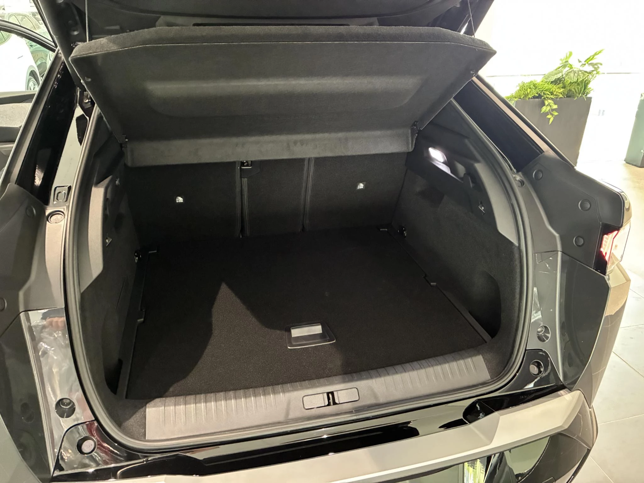 Peugeot-e-3008-image-13