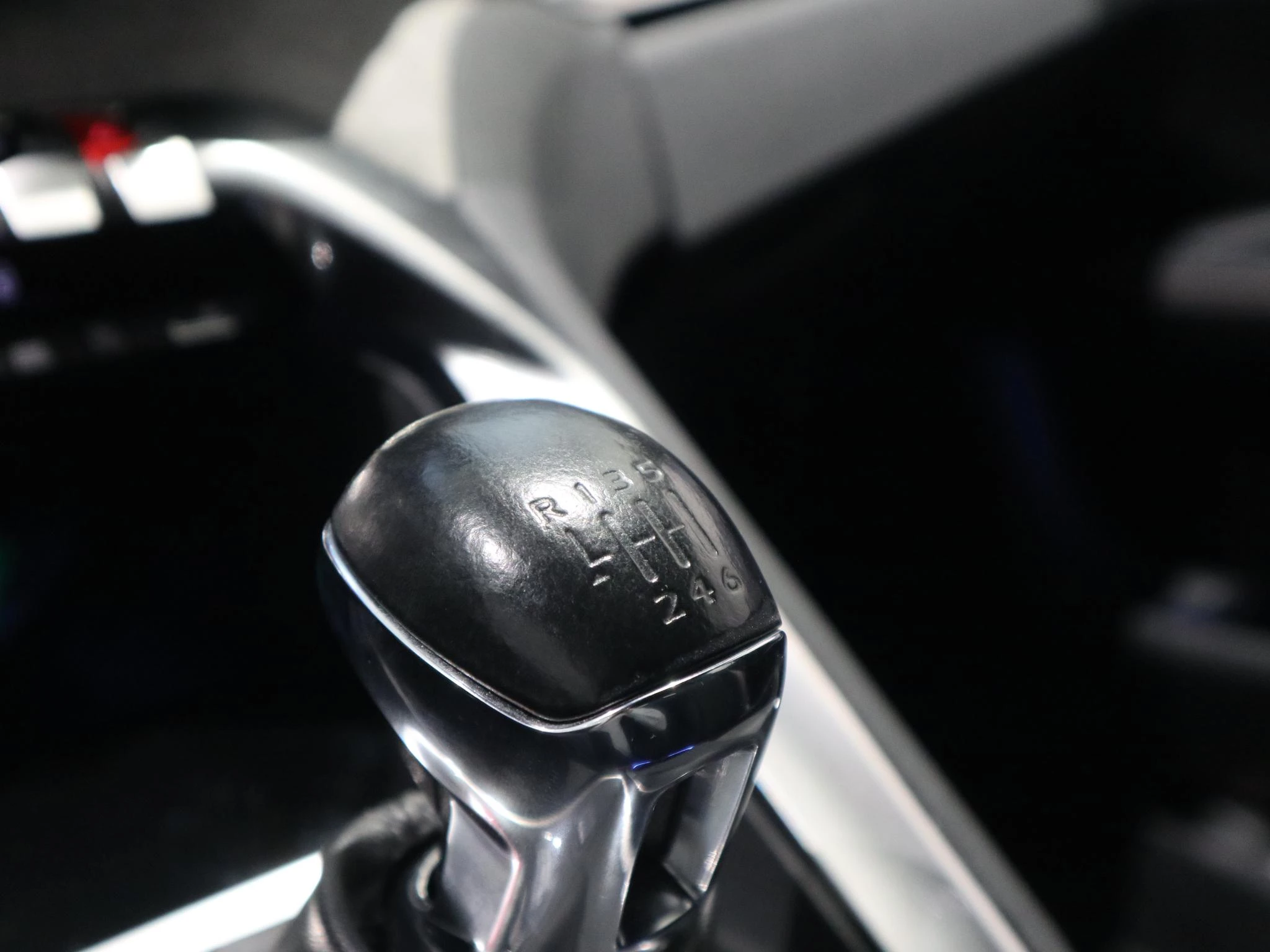 Peugeot-5008-image-18