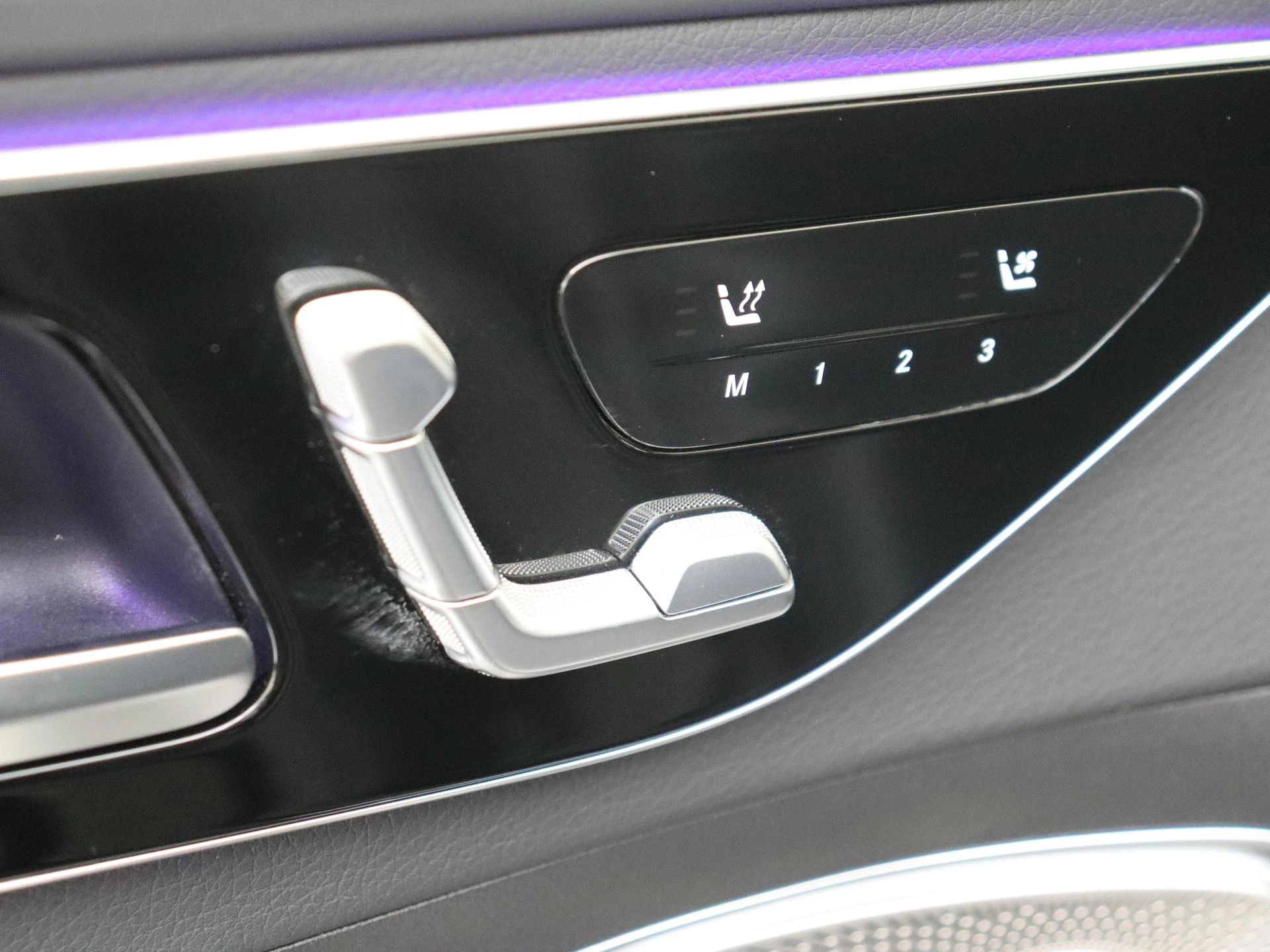 Mercedes-Benz-C-Klasse-image-22