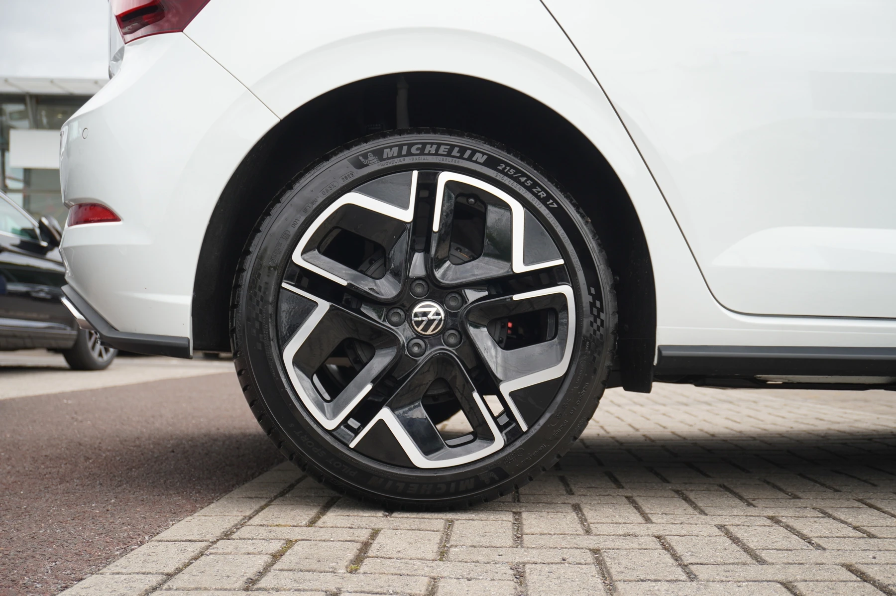 Volkswagen-Polo-image-18