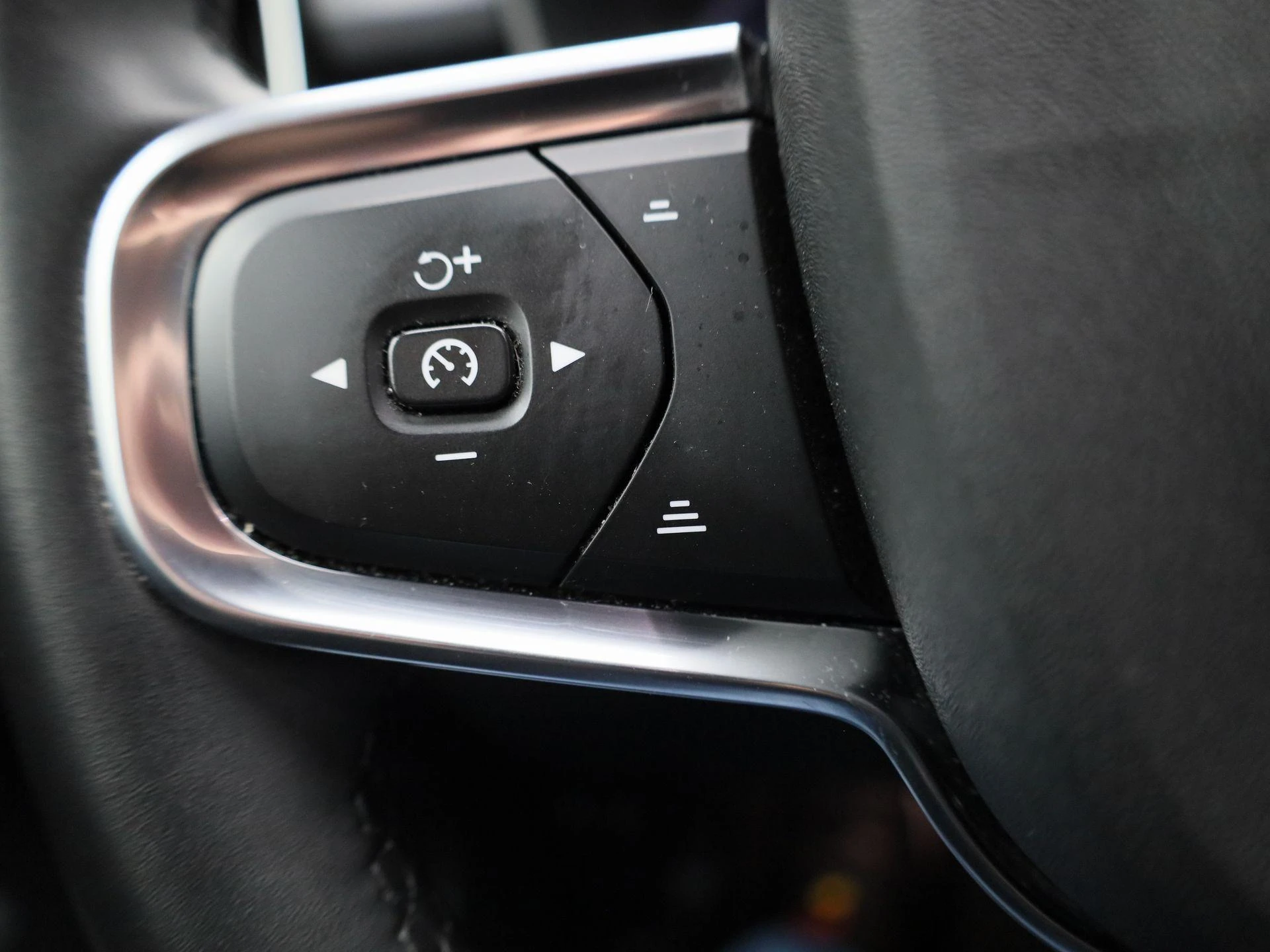 Volvo-XC40-image-18