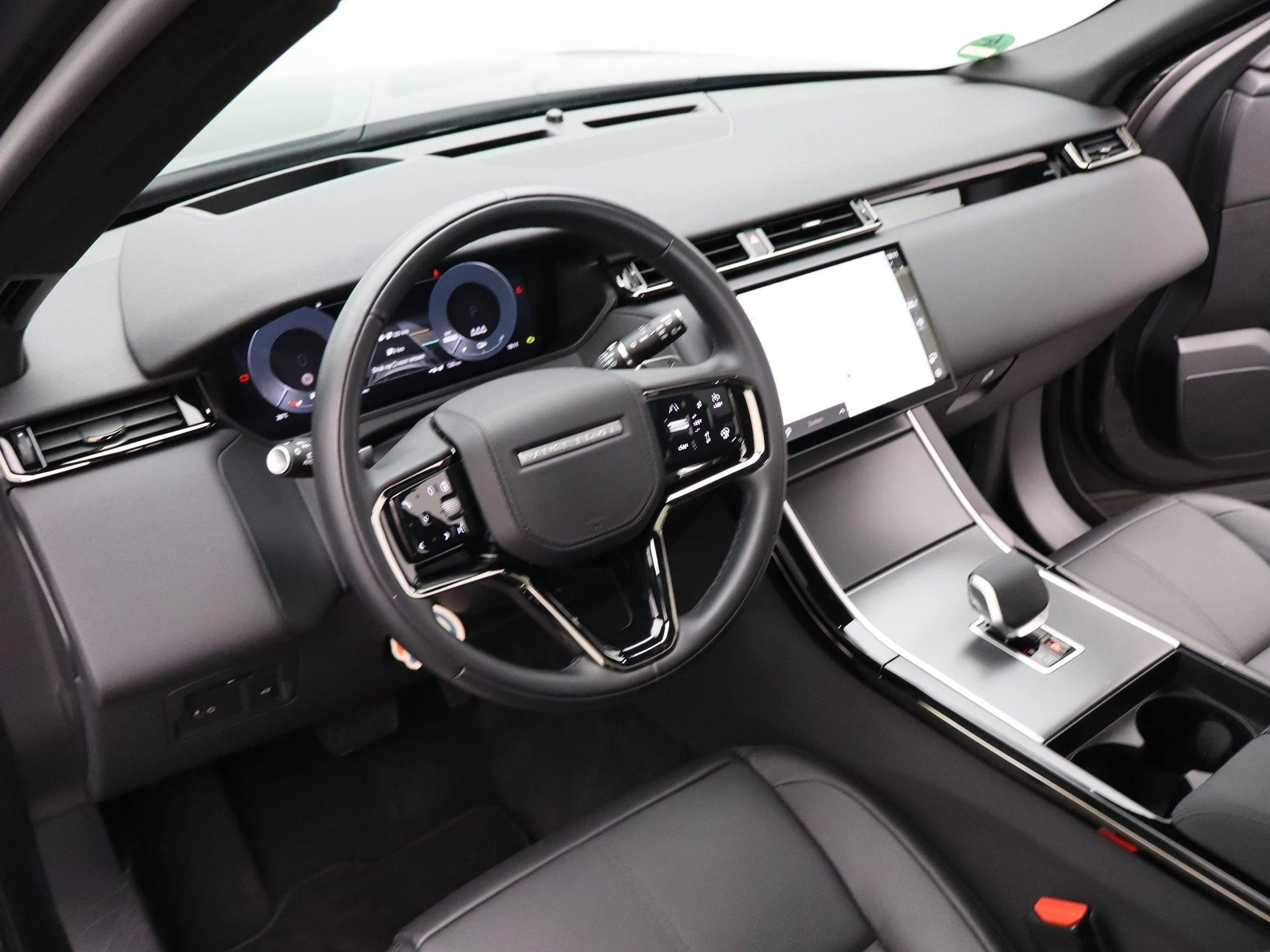 Land Rover-Range Rover Velar-image-31