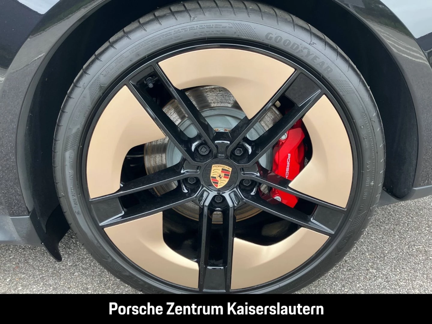 Porsche Taycan 4S Sport Turismo Burmester Surround-View -
