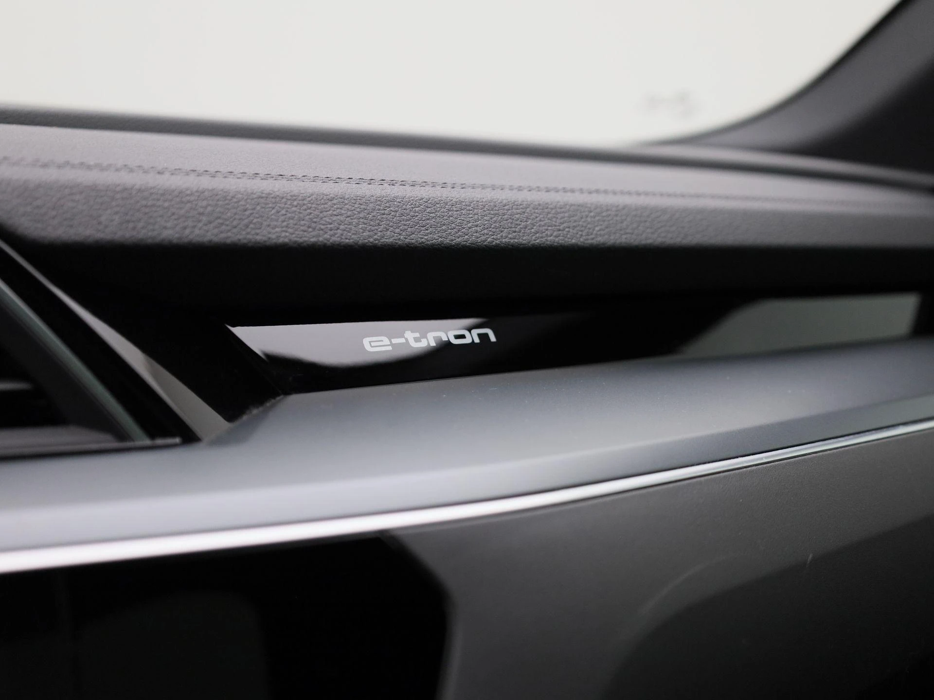 Audi-e-tron-image-27