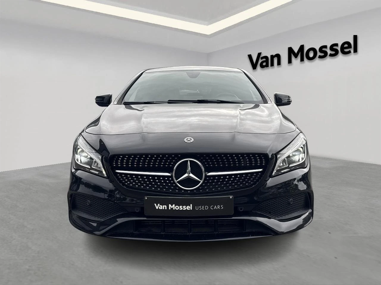 Mercedes-Benz-CLA-image-1