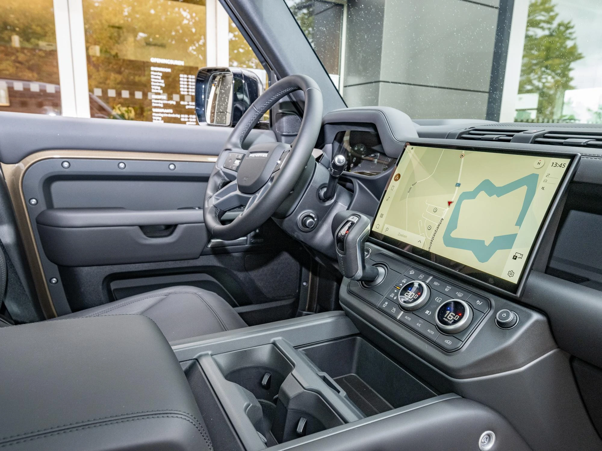 Land Rover-Defender-image-25