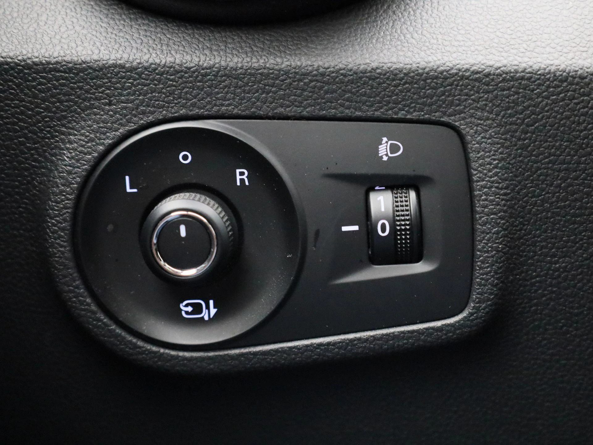 MG-ZS EV-image-19