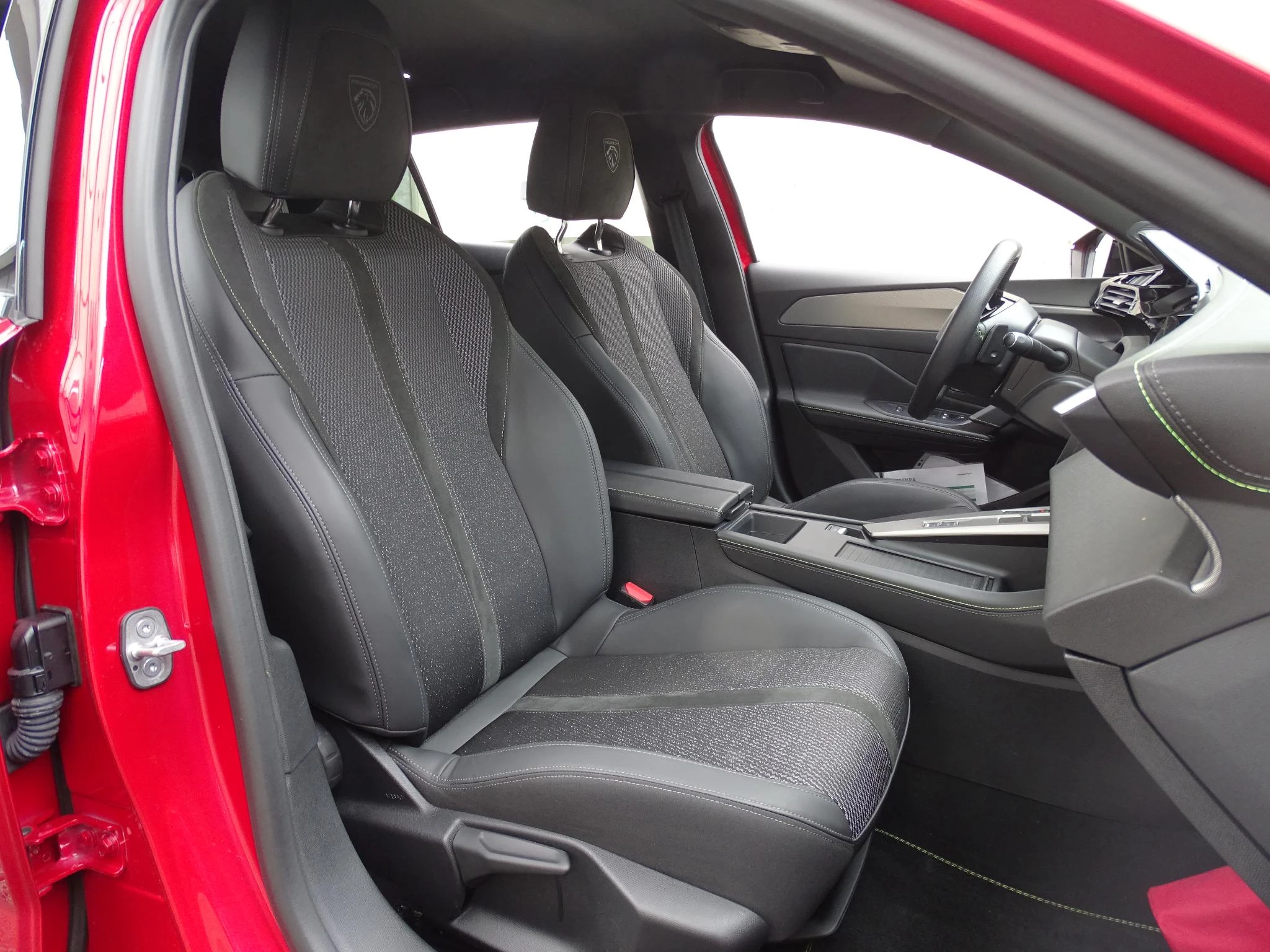 Peugeot-408-image-13