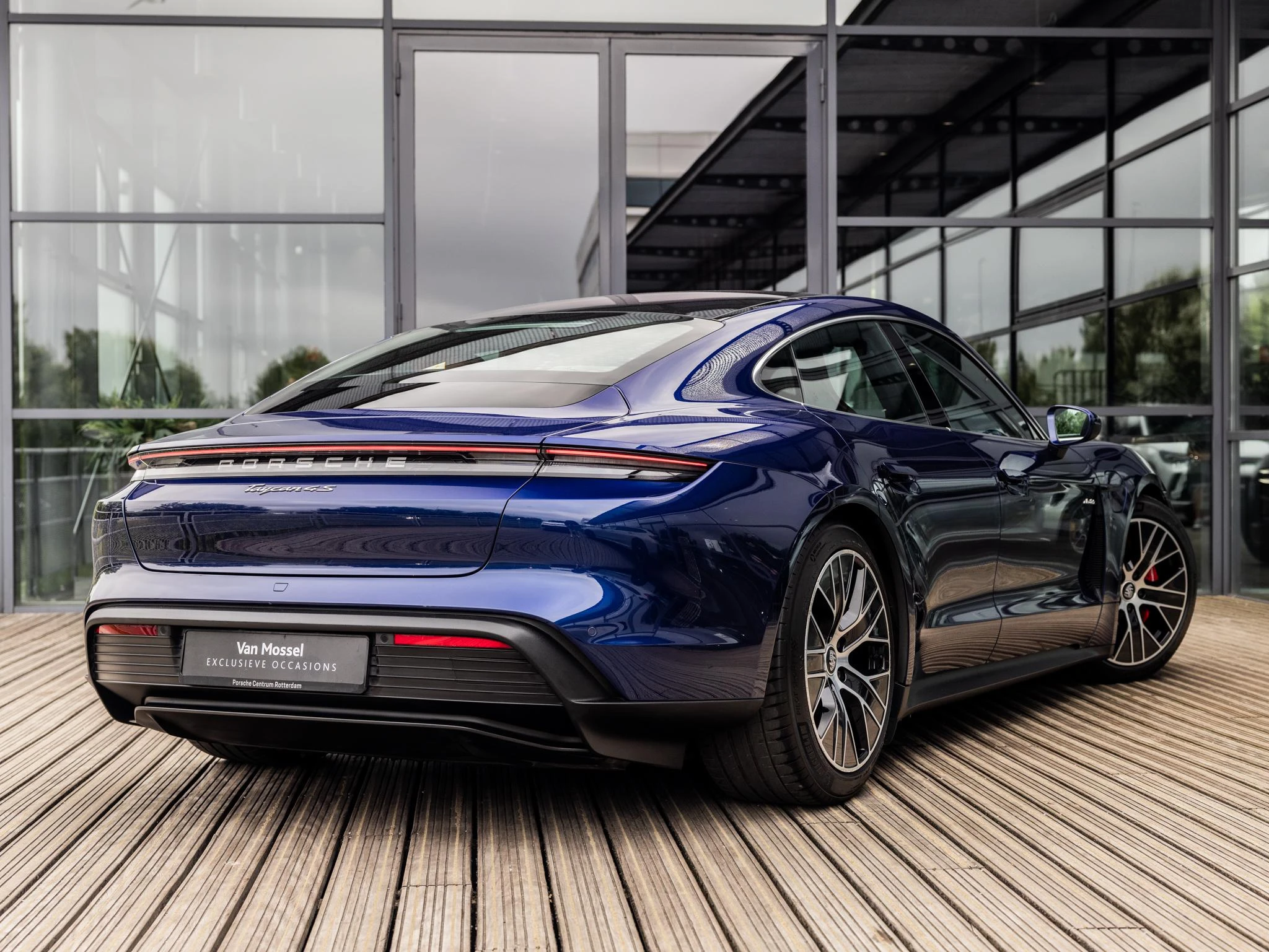 Porsche-Taycan-image-1