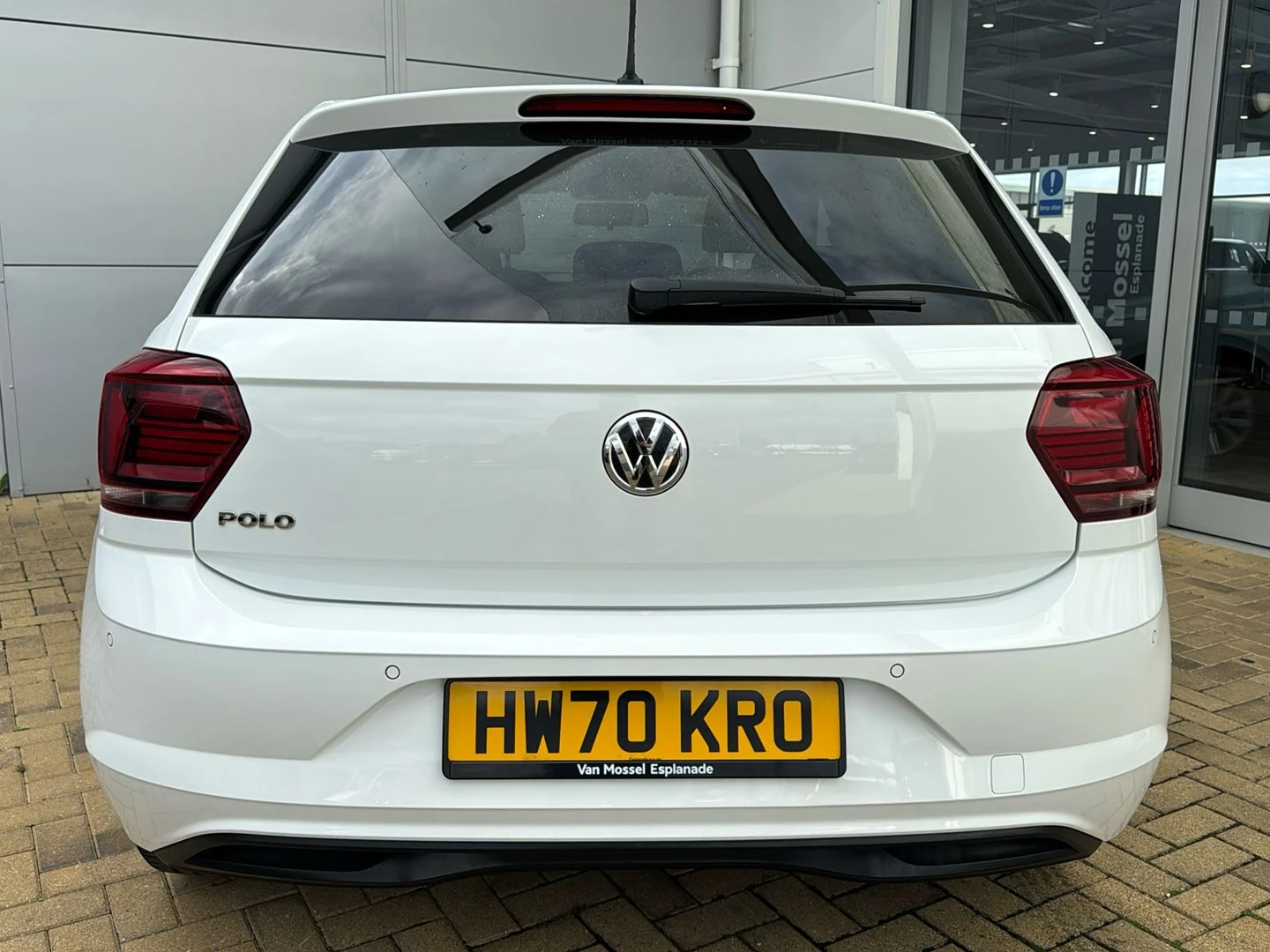 Volkswagen-Polo-image-5