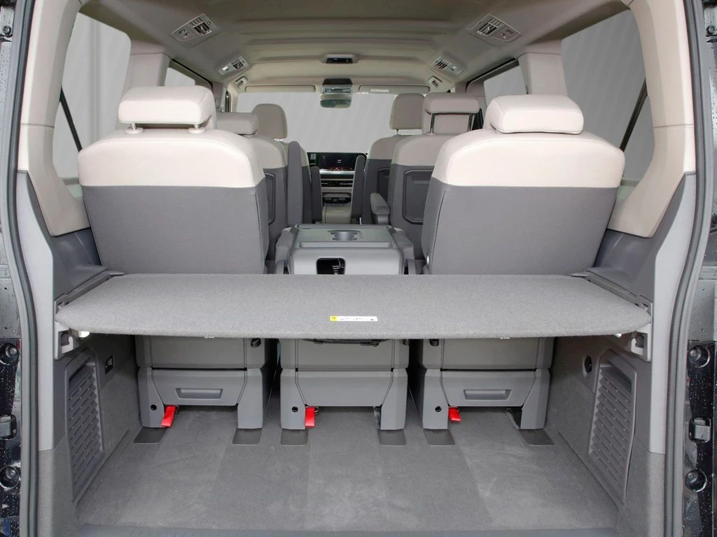 Volkswagen-Multivan-image-5