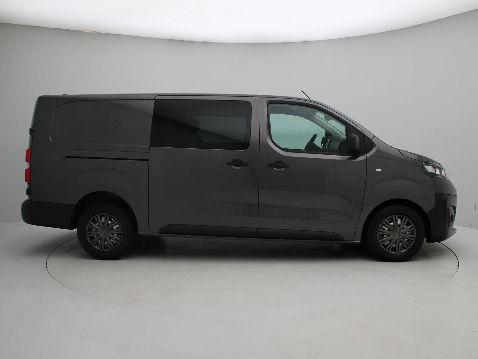 Opel-Vivaro-image-5