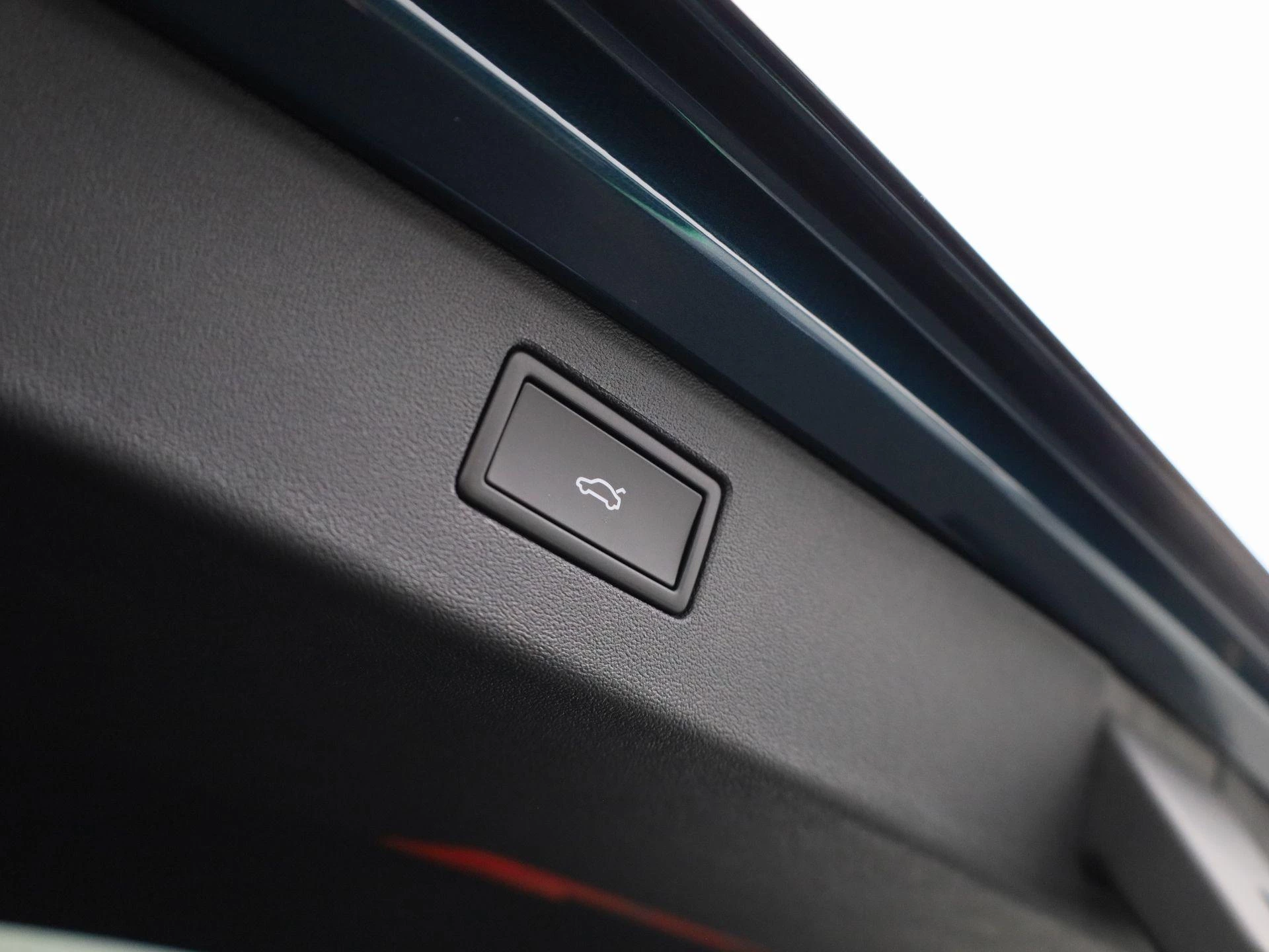 Volkswagen-Tiguan-image-13