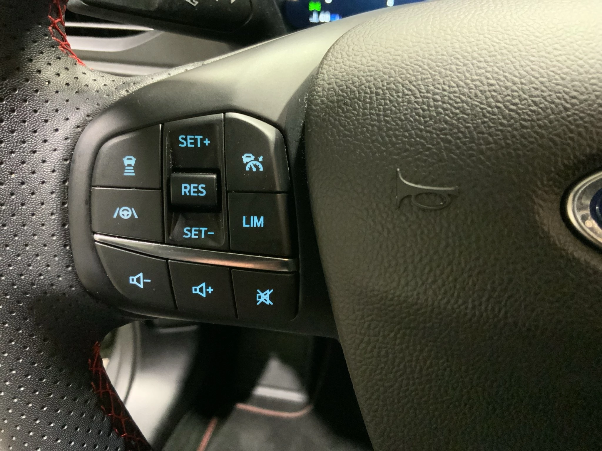 Ford Focus ST-Line X Turnier Aut.*AHK*ACC*HUD*KAM*NAVI*WINTER-PKT.