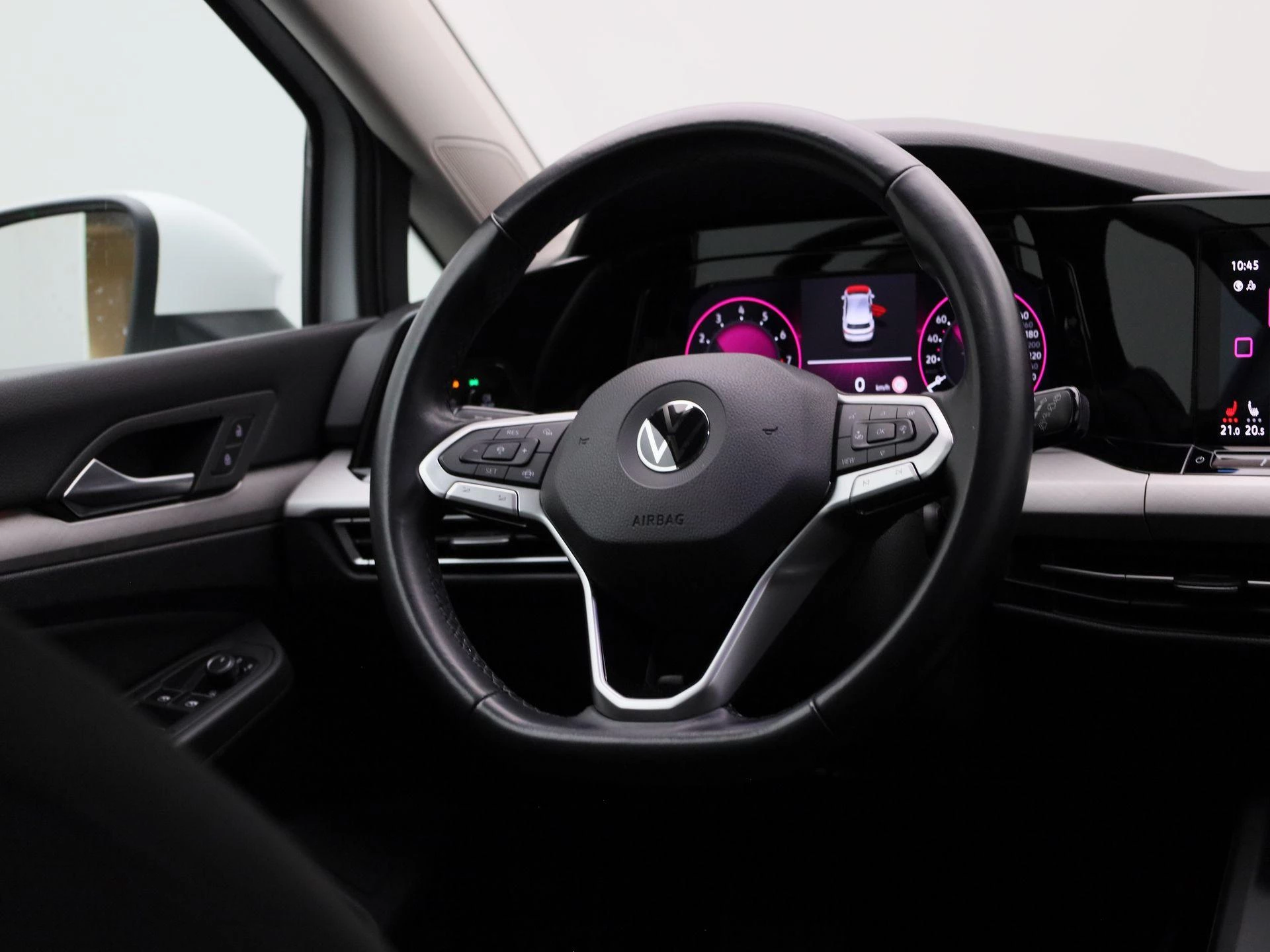 Volkswagen-Golf-image-36