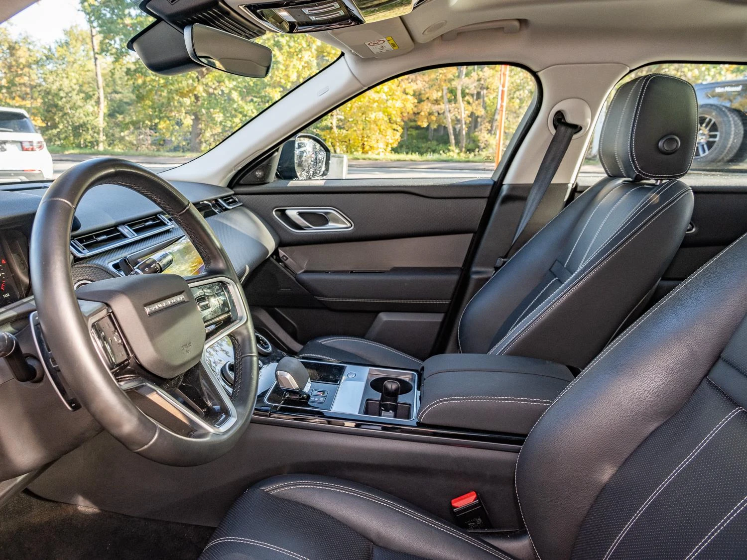 Land Rover-Range Rover Velar-image-7