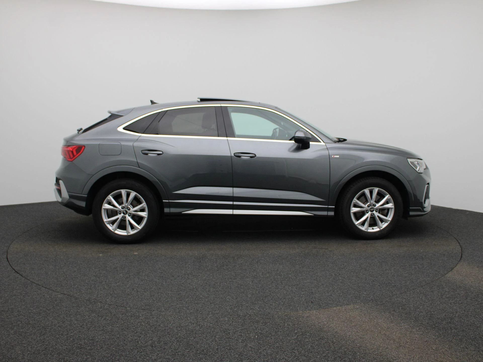 Audi-Q3-image-5