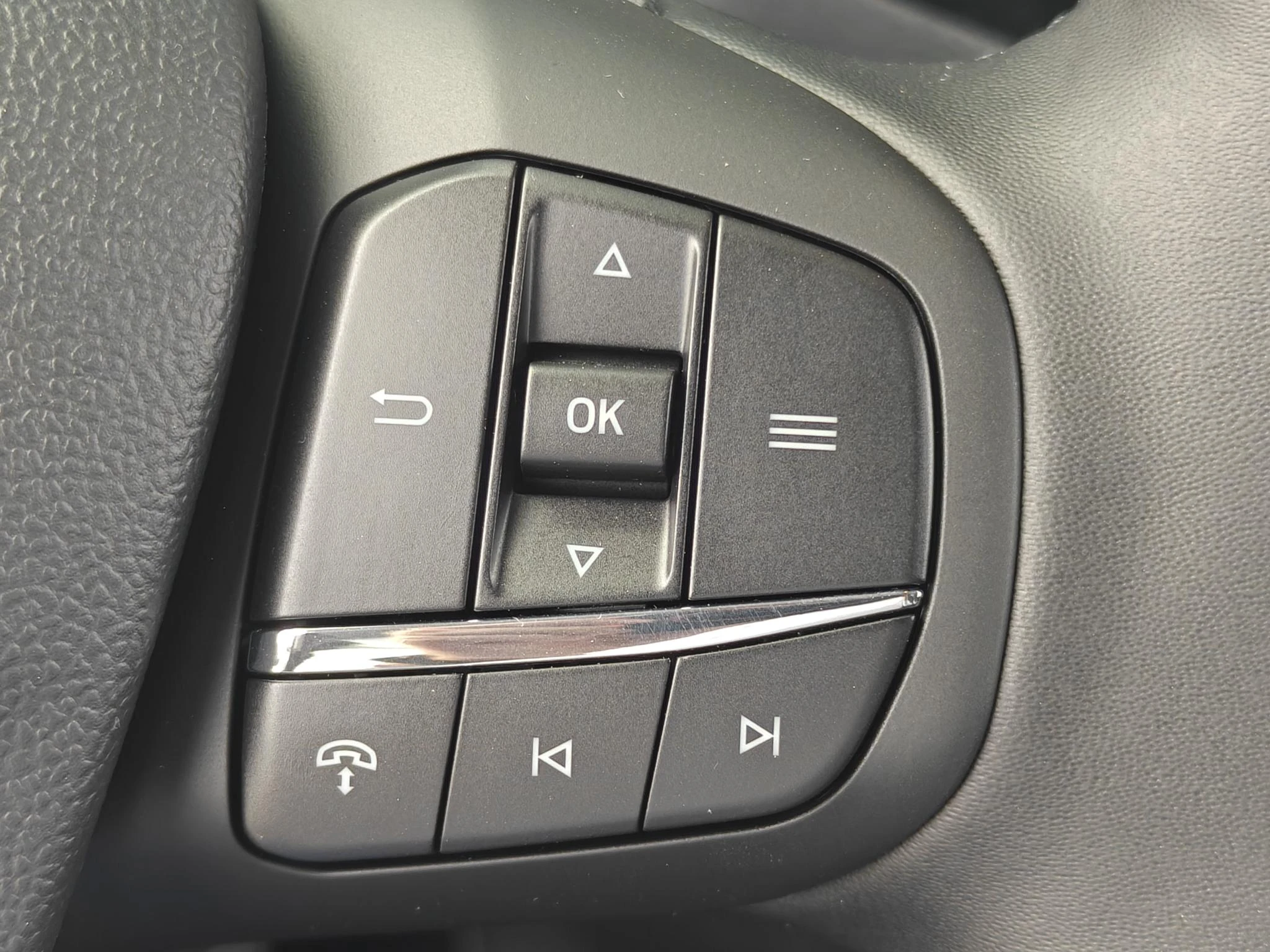 Ford-Tourneo Courier-image-16